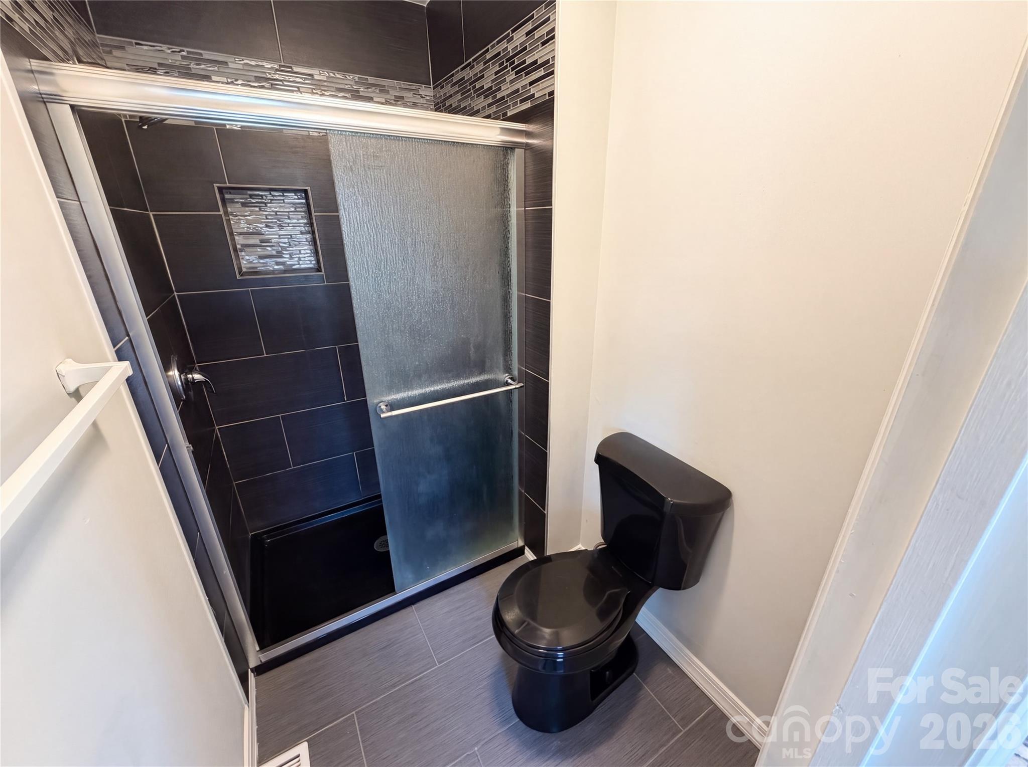 8042 Regent Park Lane Property Photo 17