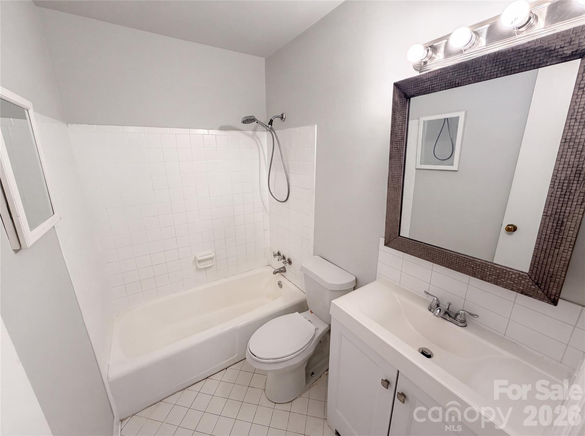 8042 Regent Park Lane Property Photo 19