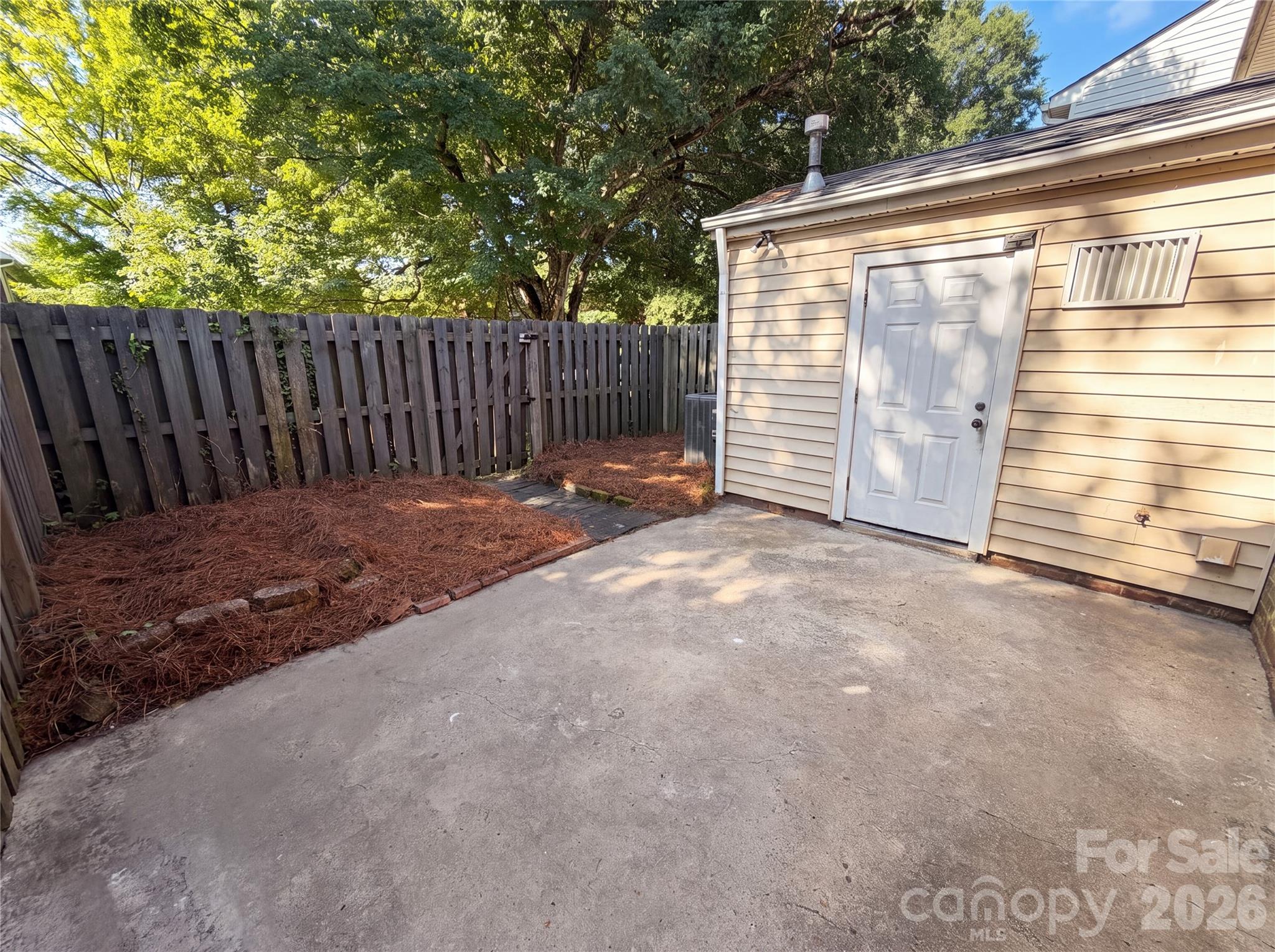 8042 Regent Park Lane Property Photo 23