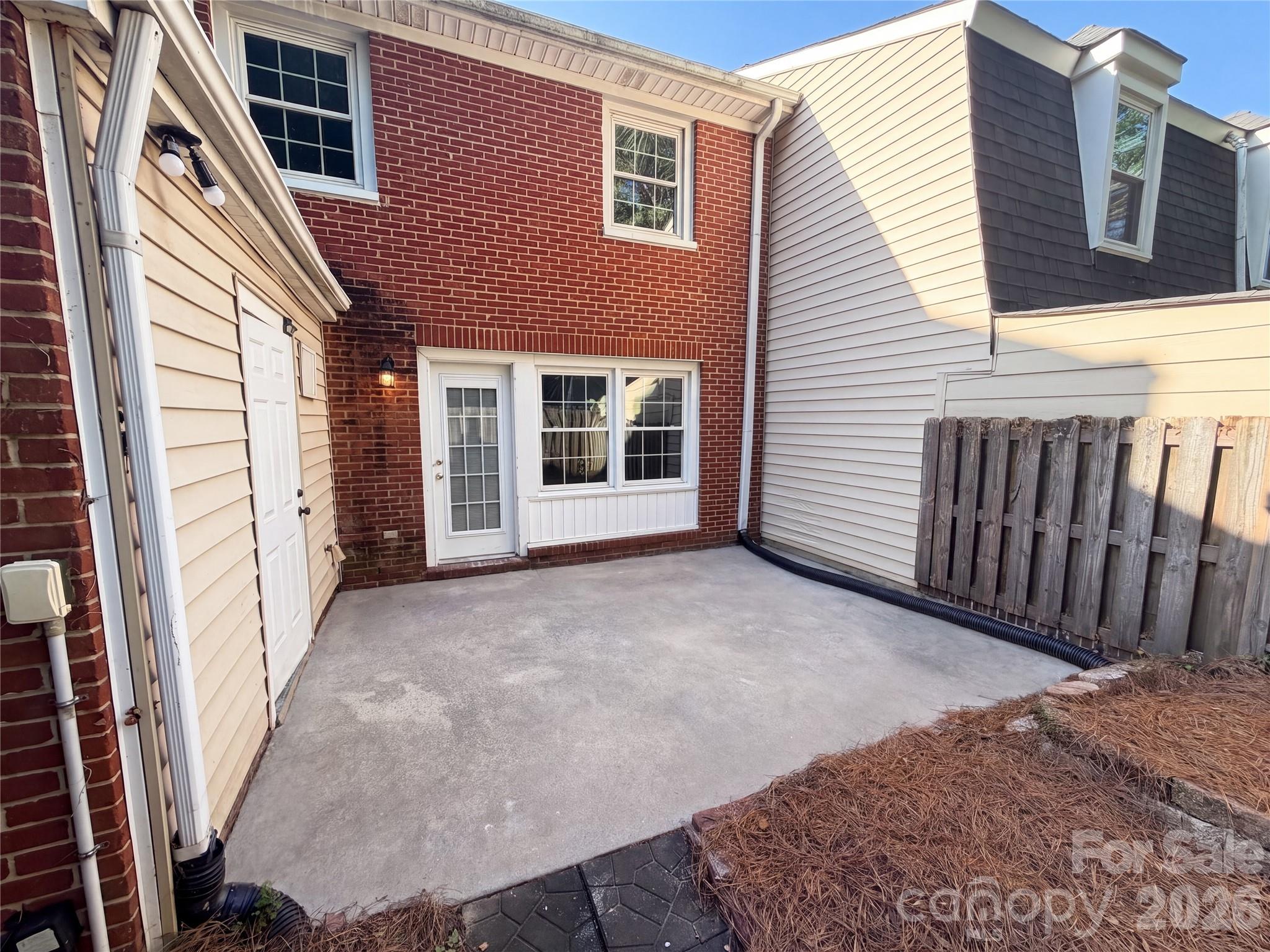 8042 Regent Park Lane Property Photo 25