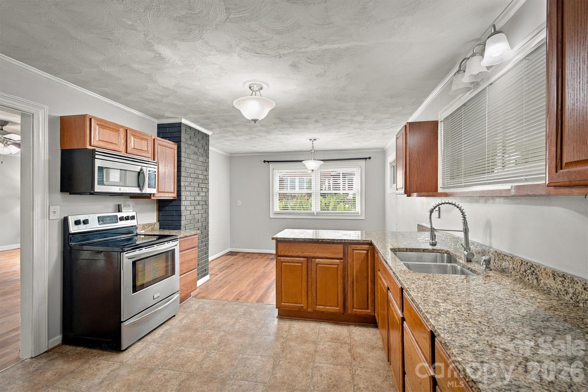 316 Hibriten Drive Property Photo 4