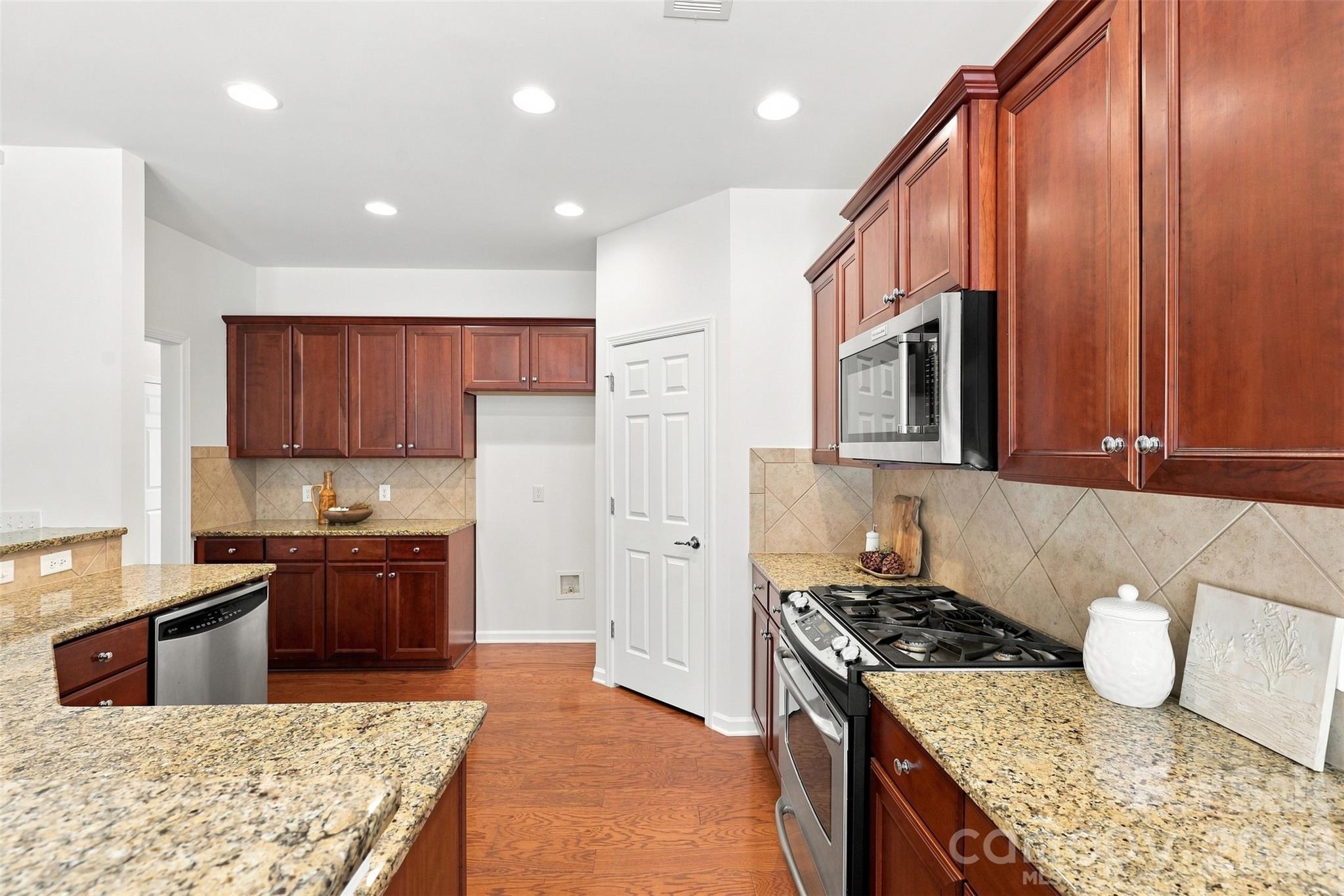 10345 Scotland Avenue Property Photo 9