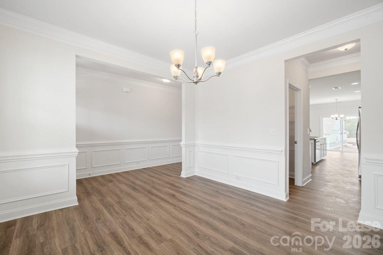 1024 Arbury Way Property Photo 4