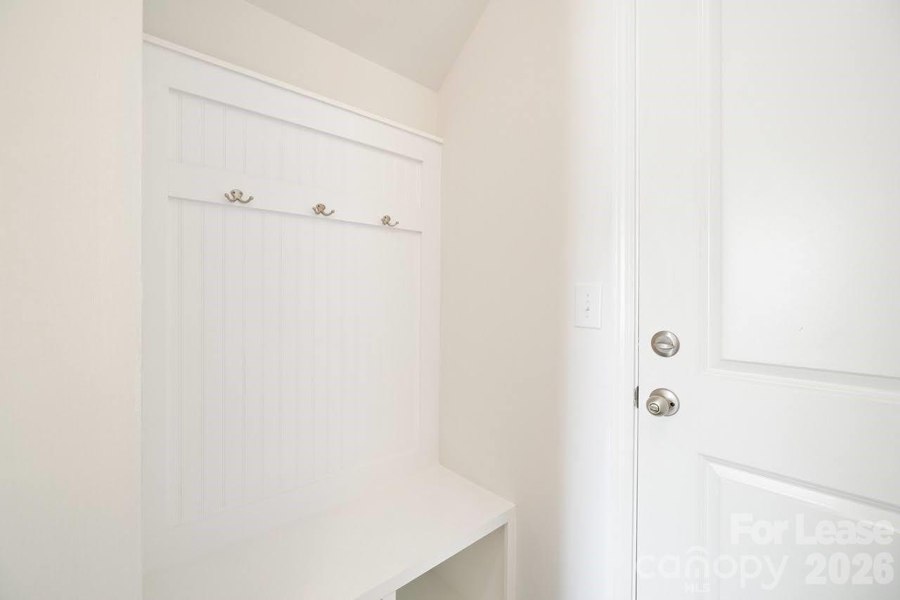 1024 Arbury Way Property Photo 15