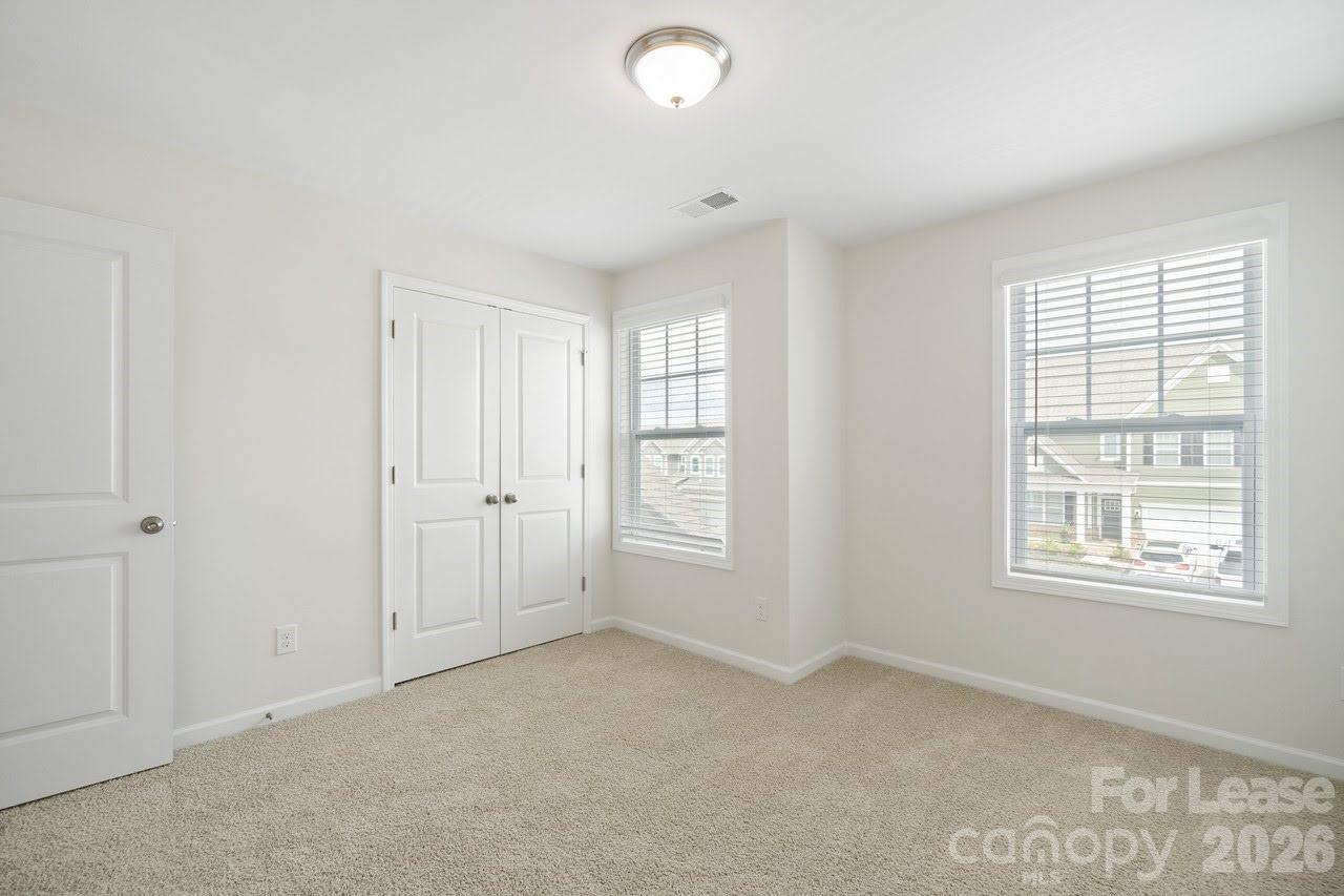 1024 Arbury Way Property Photo 22
