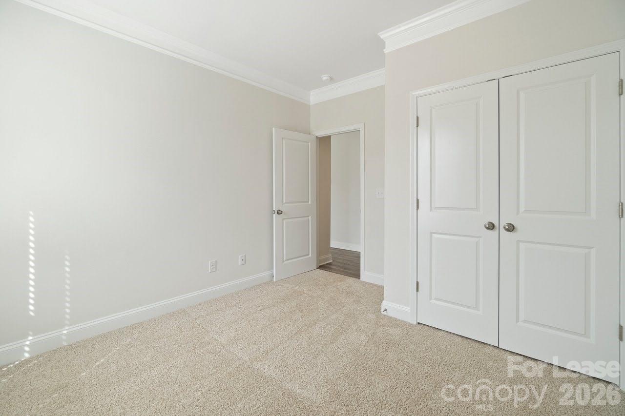1024 Arbury Way Property Photo 24