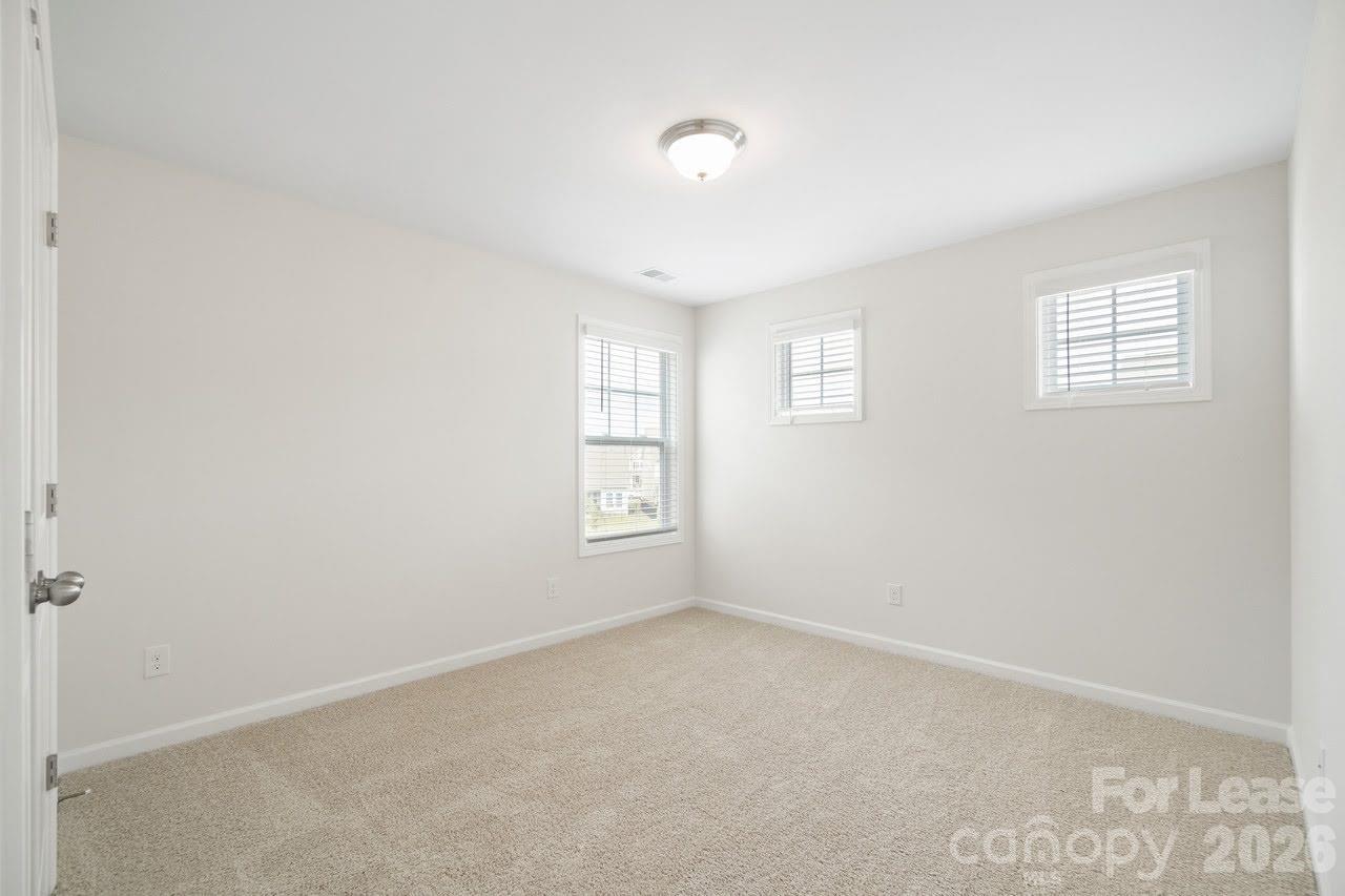 1024 Arbury Way Property Photo 26