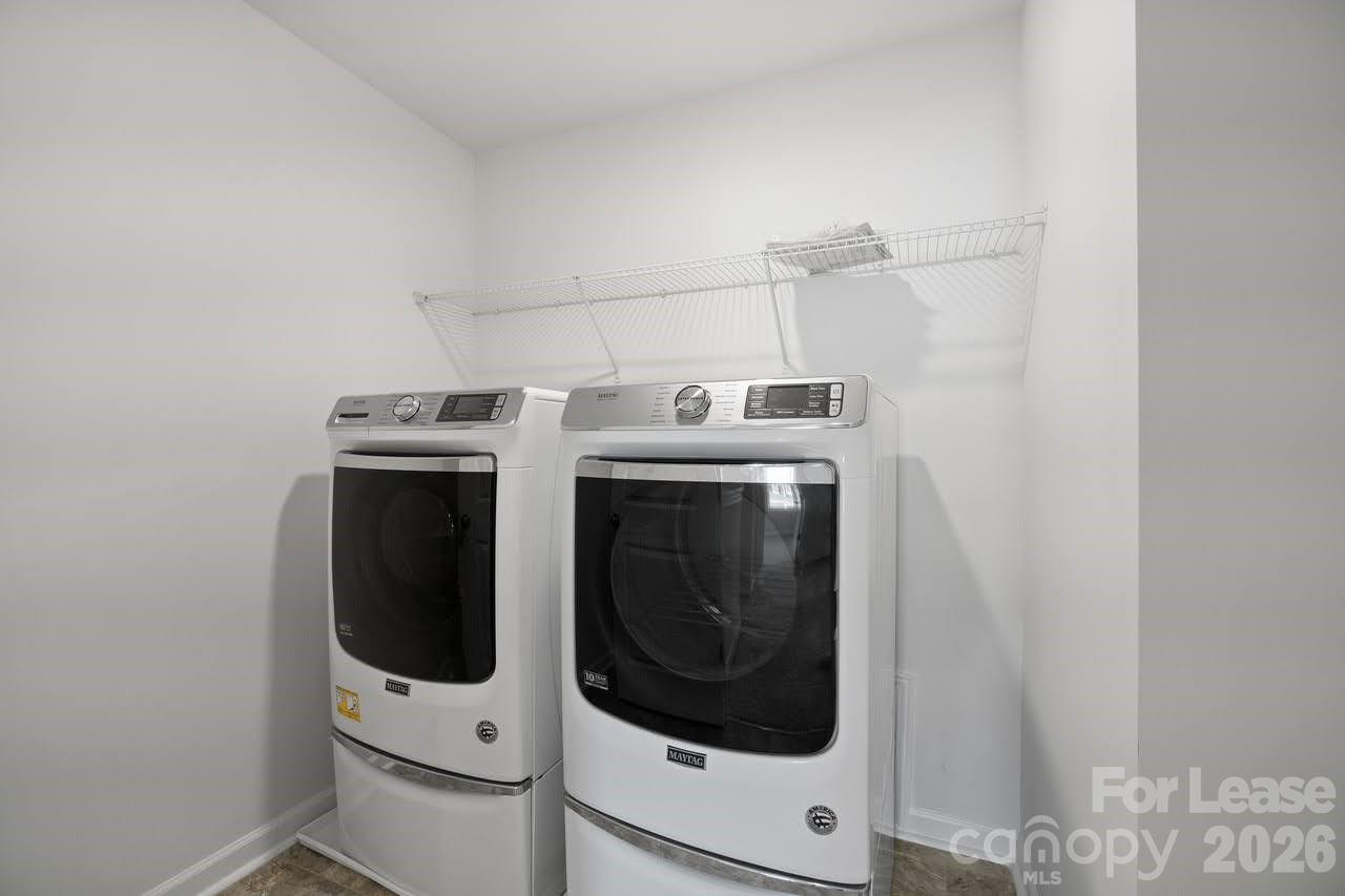1024 Arbury Way Property Photo 27