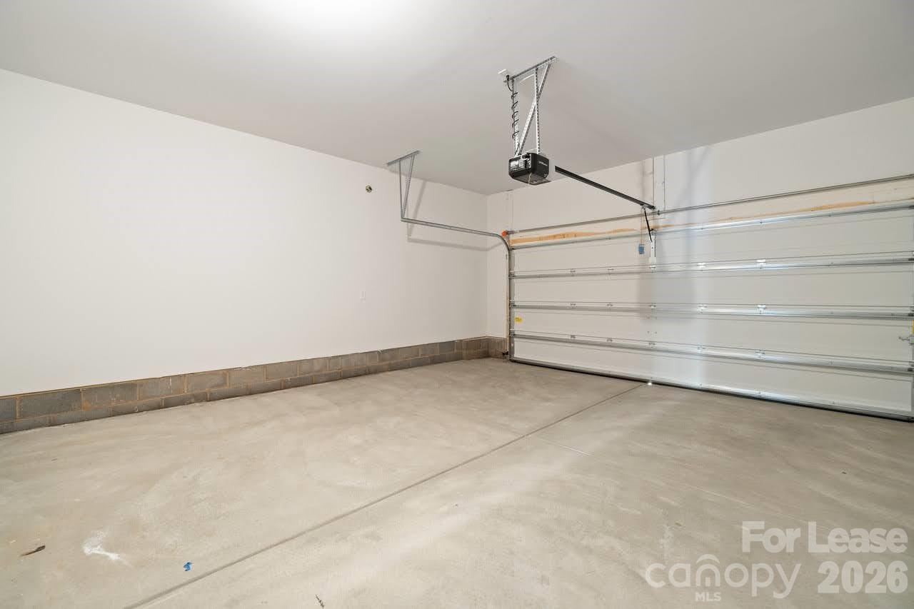 1024 Arbury Way Property Photo 28