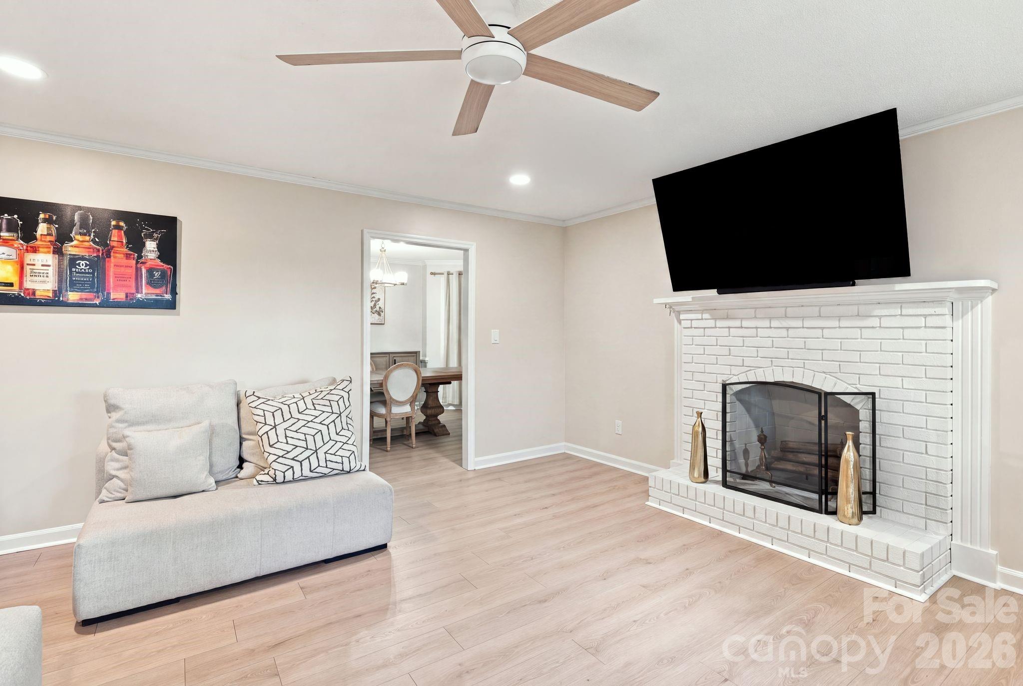 436 Peace Haven Road Property Photo 4