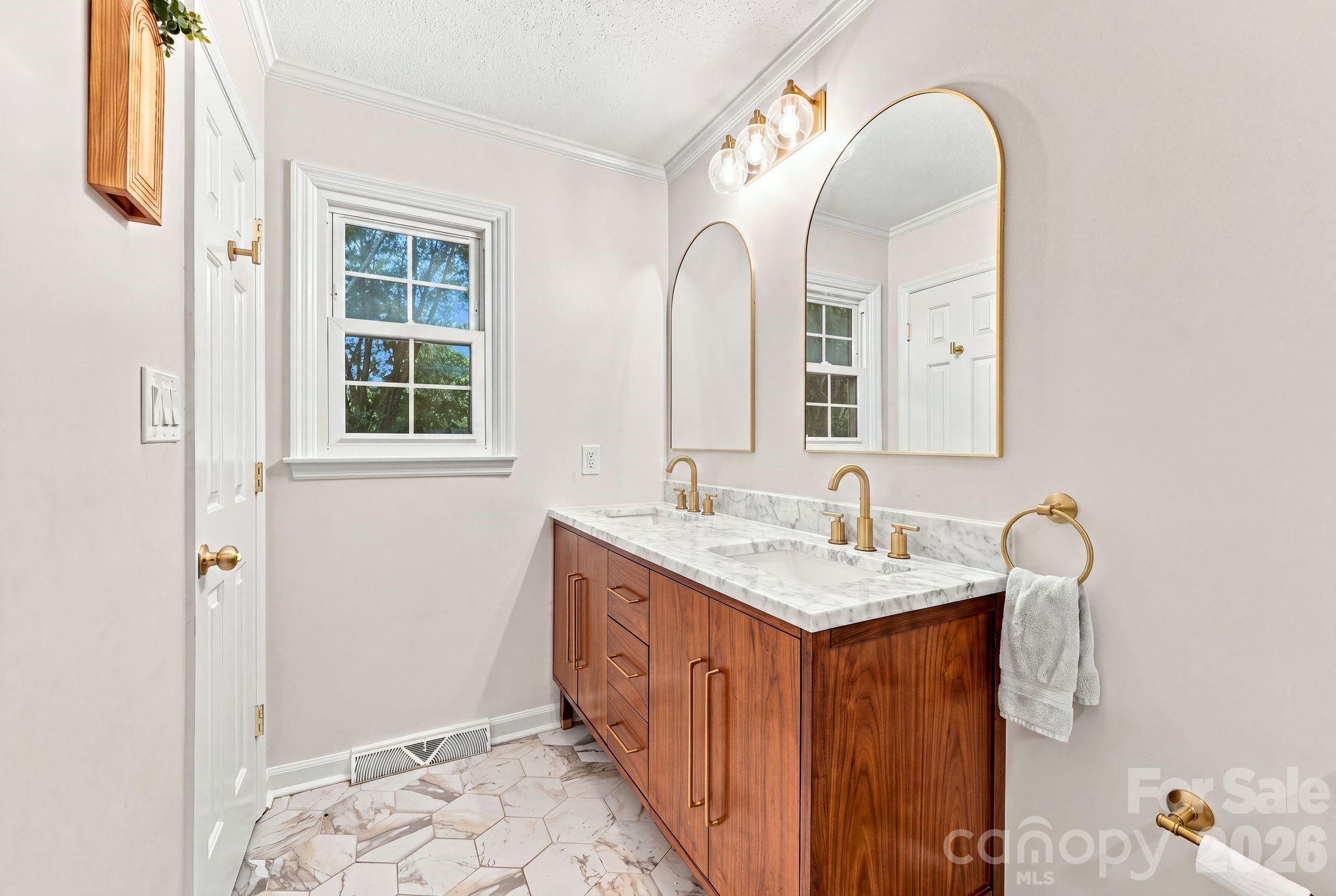 436 Peace Haven Road Property Photo 17