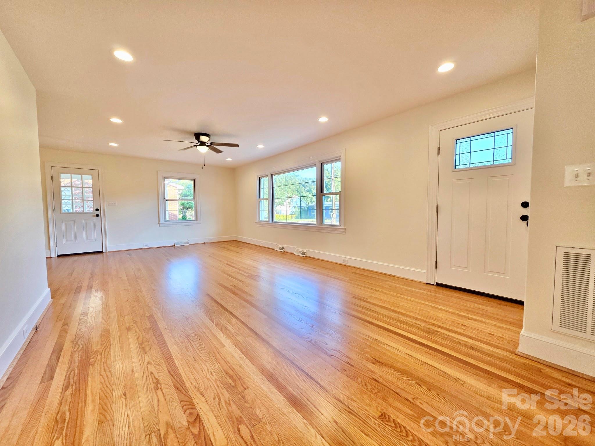 264 3rd Avenue Property Photo 4