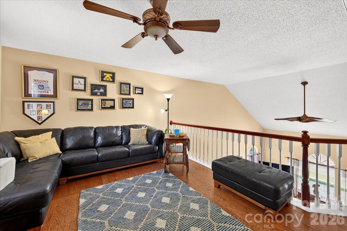 3508 Mallard Cove Court Property Photo 27