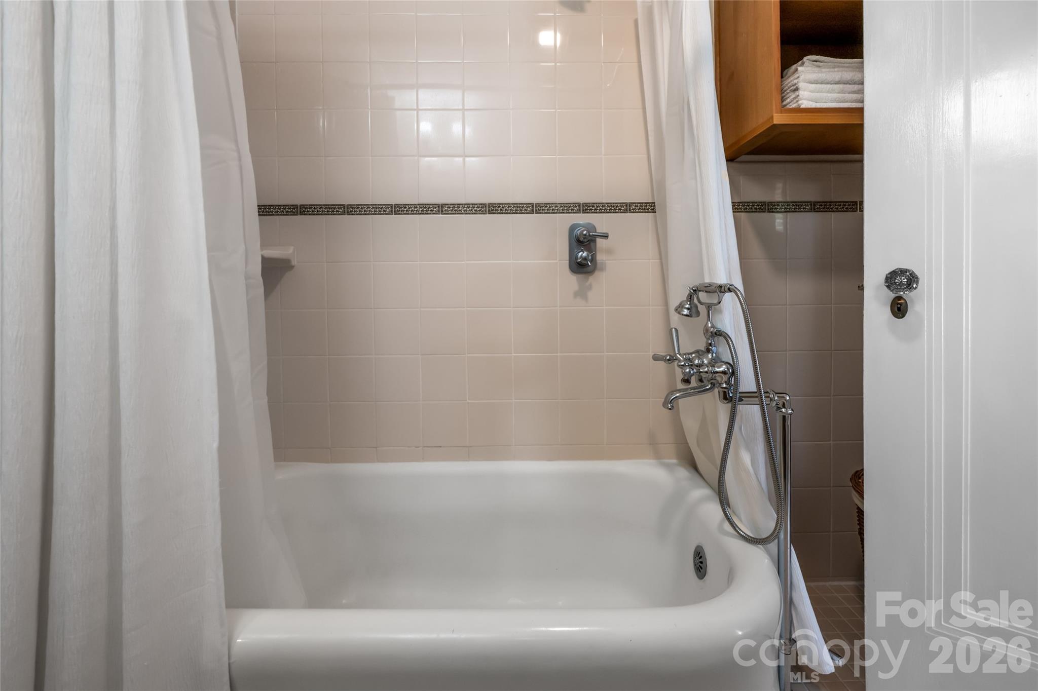 17 Lynwood Road Property Photo 21
