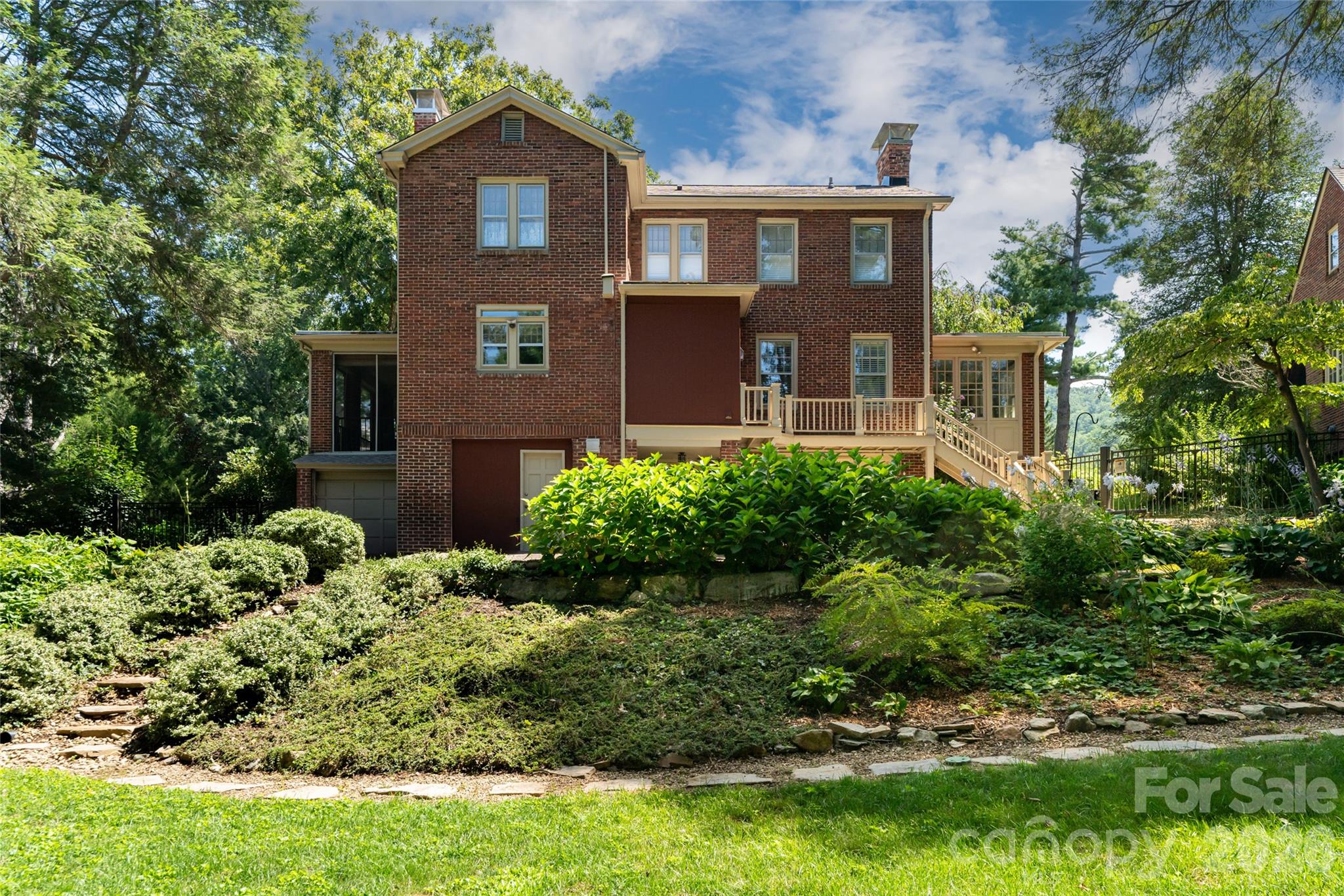 17 Lynwood Road Property Photo 40