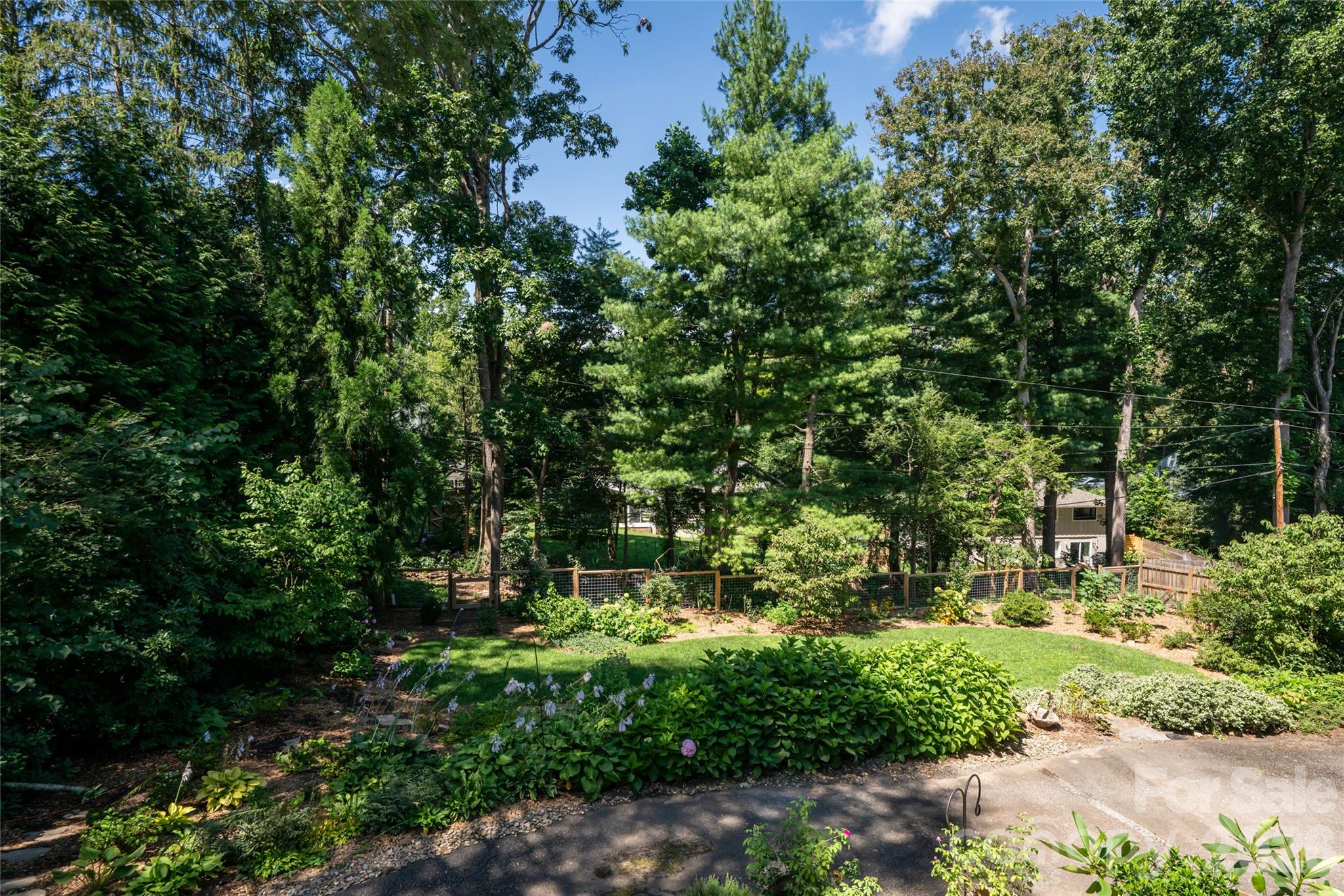 17 Lynwood Road Property Photo 43