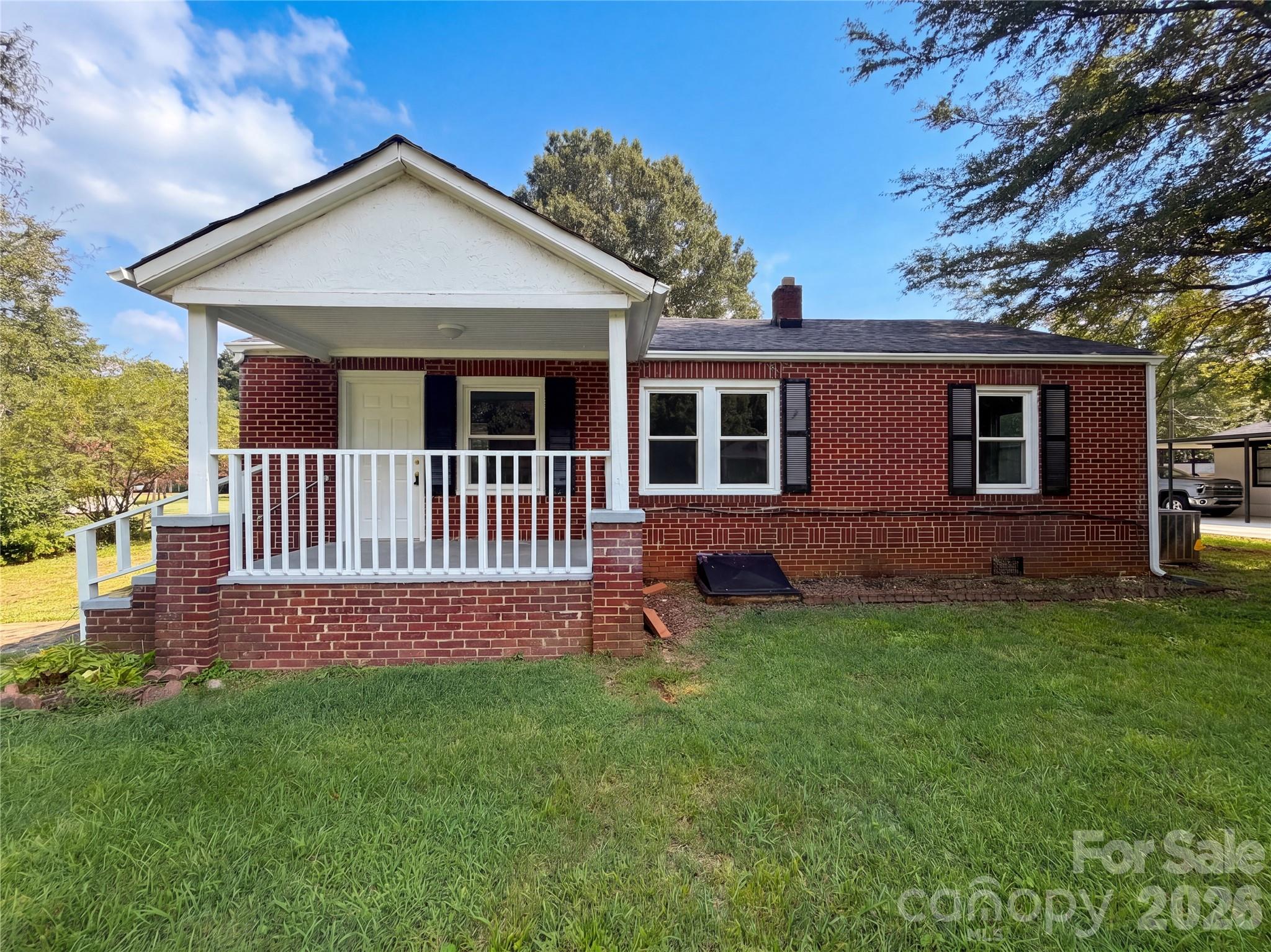 1006 Peachtree Road Property Photo 1