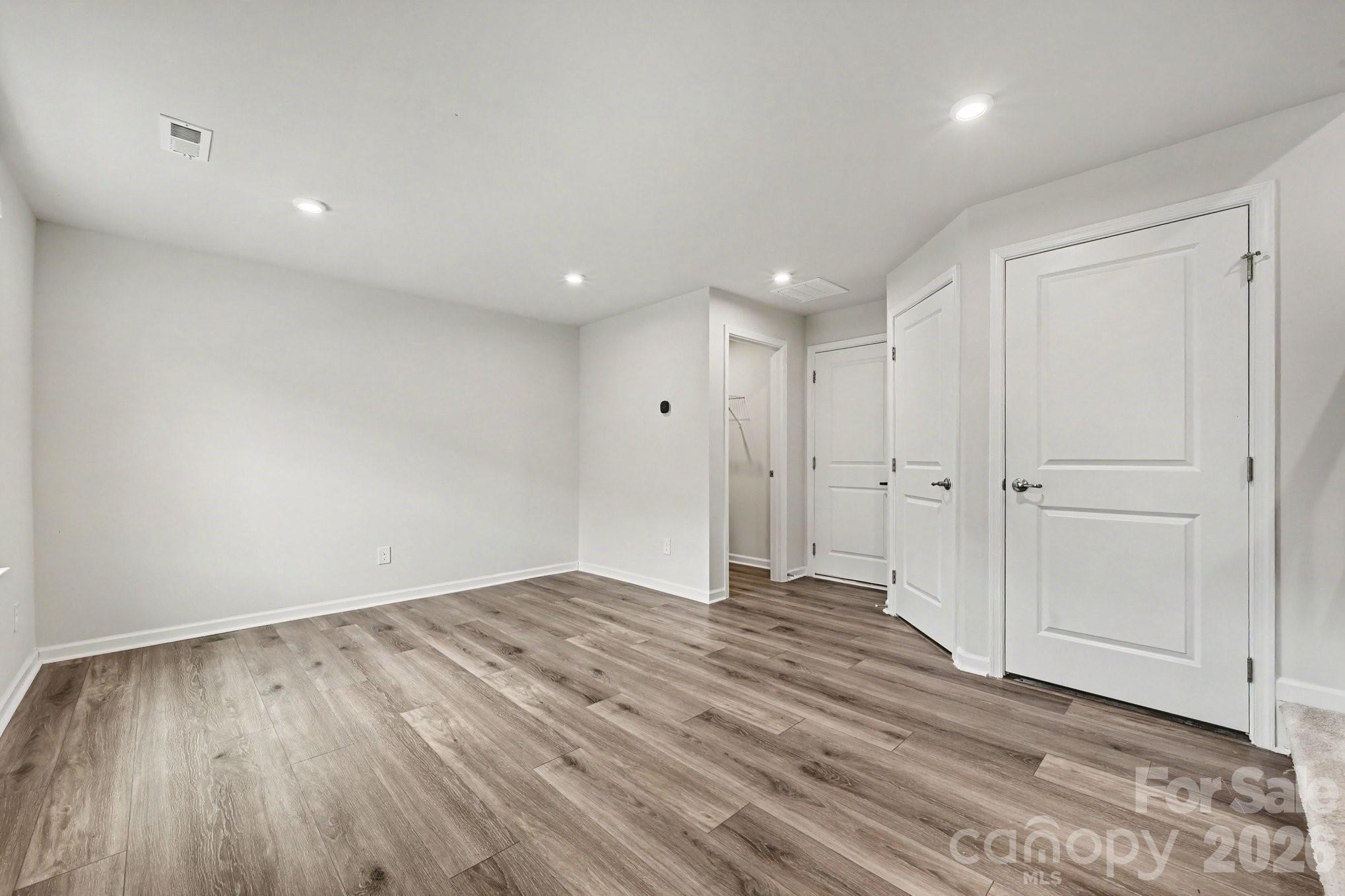 2405 Autumn Olive Lane Property Photo 8