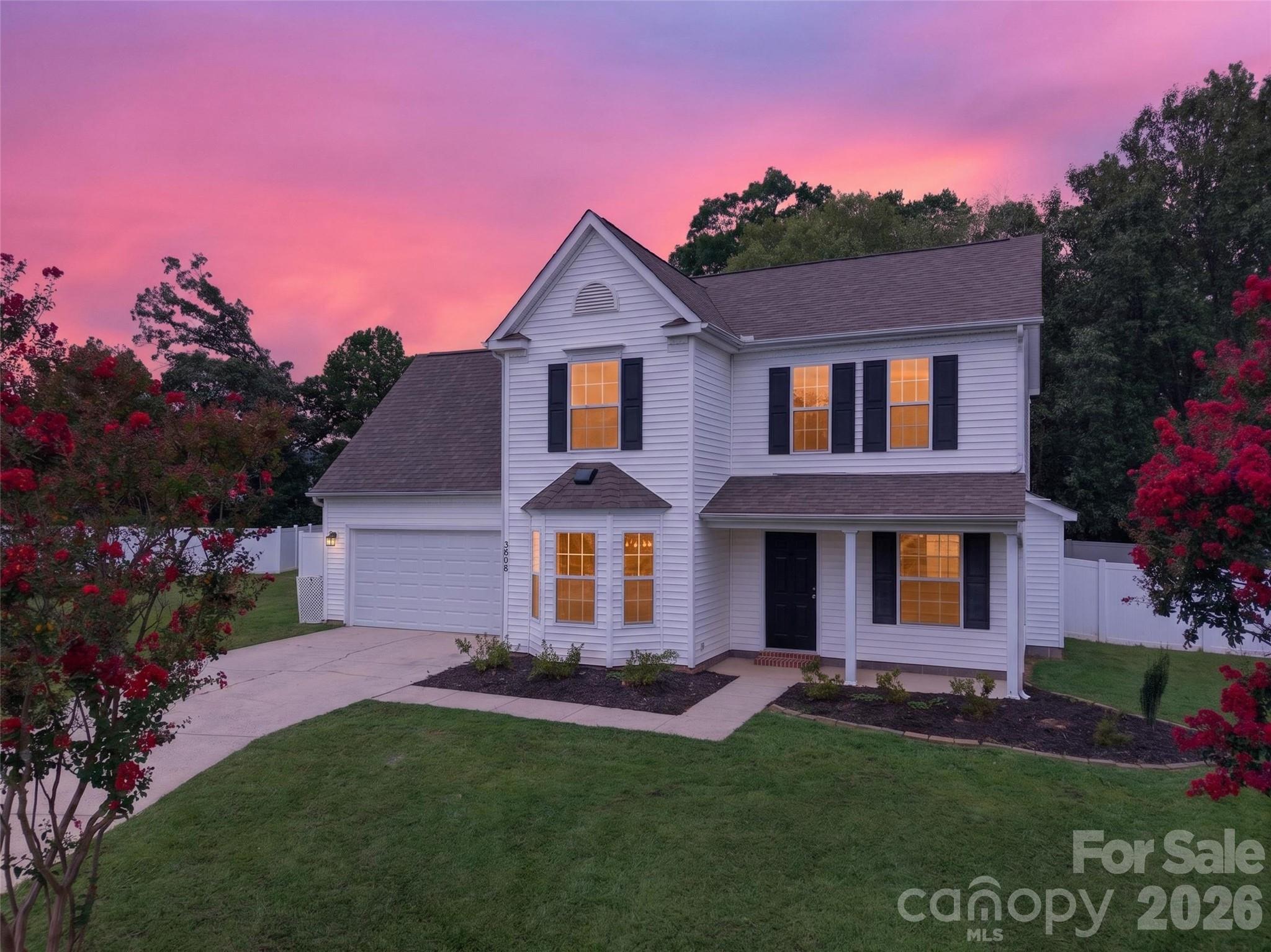 3808 Nuthatch Drive Property Photo 2