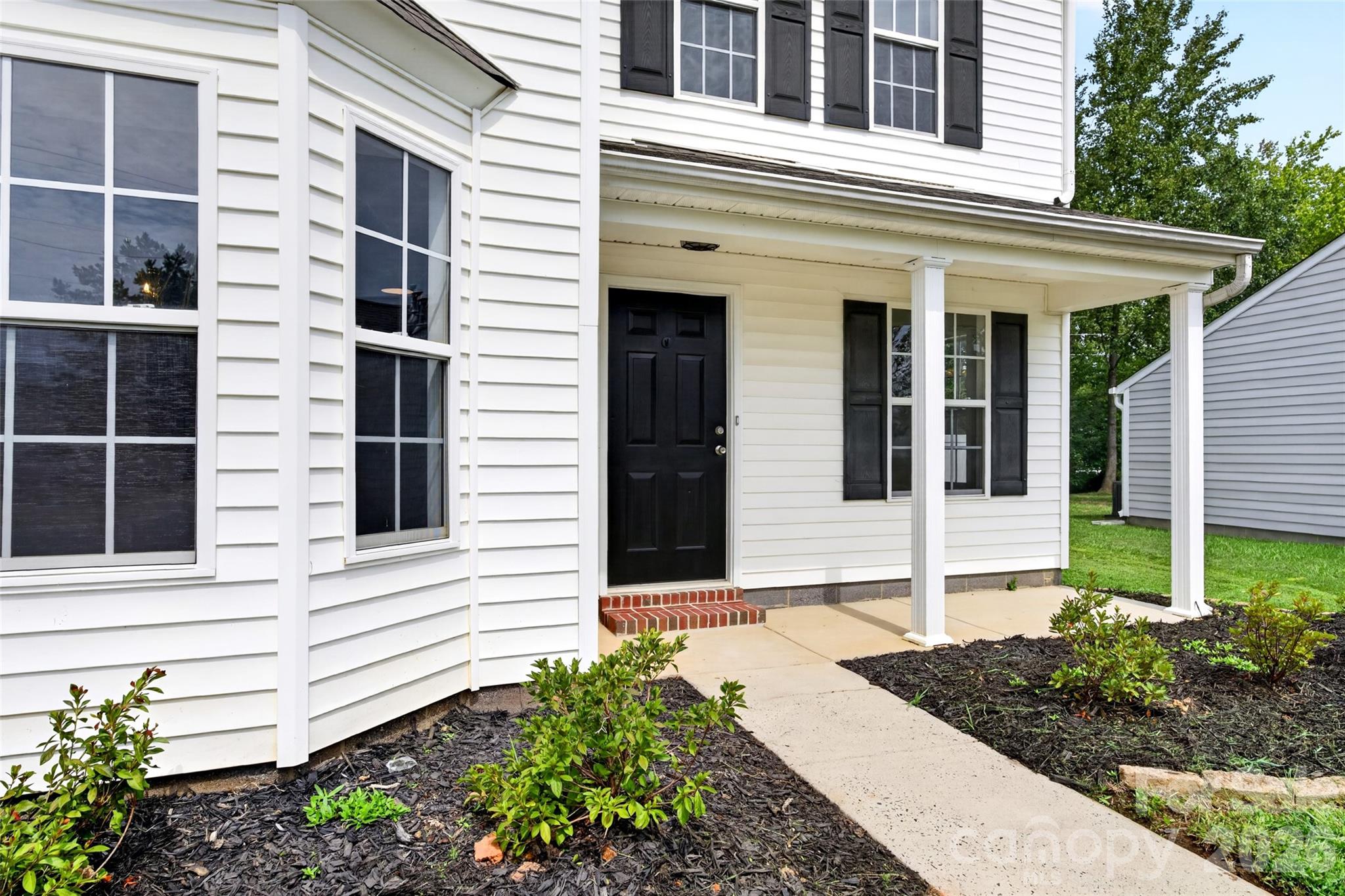 3808 Nuthatch Drive Property Photo 4
