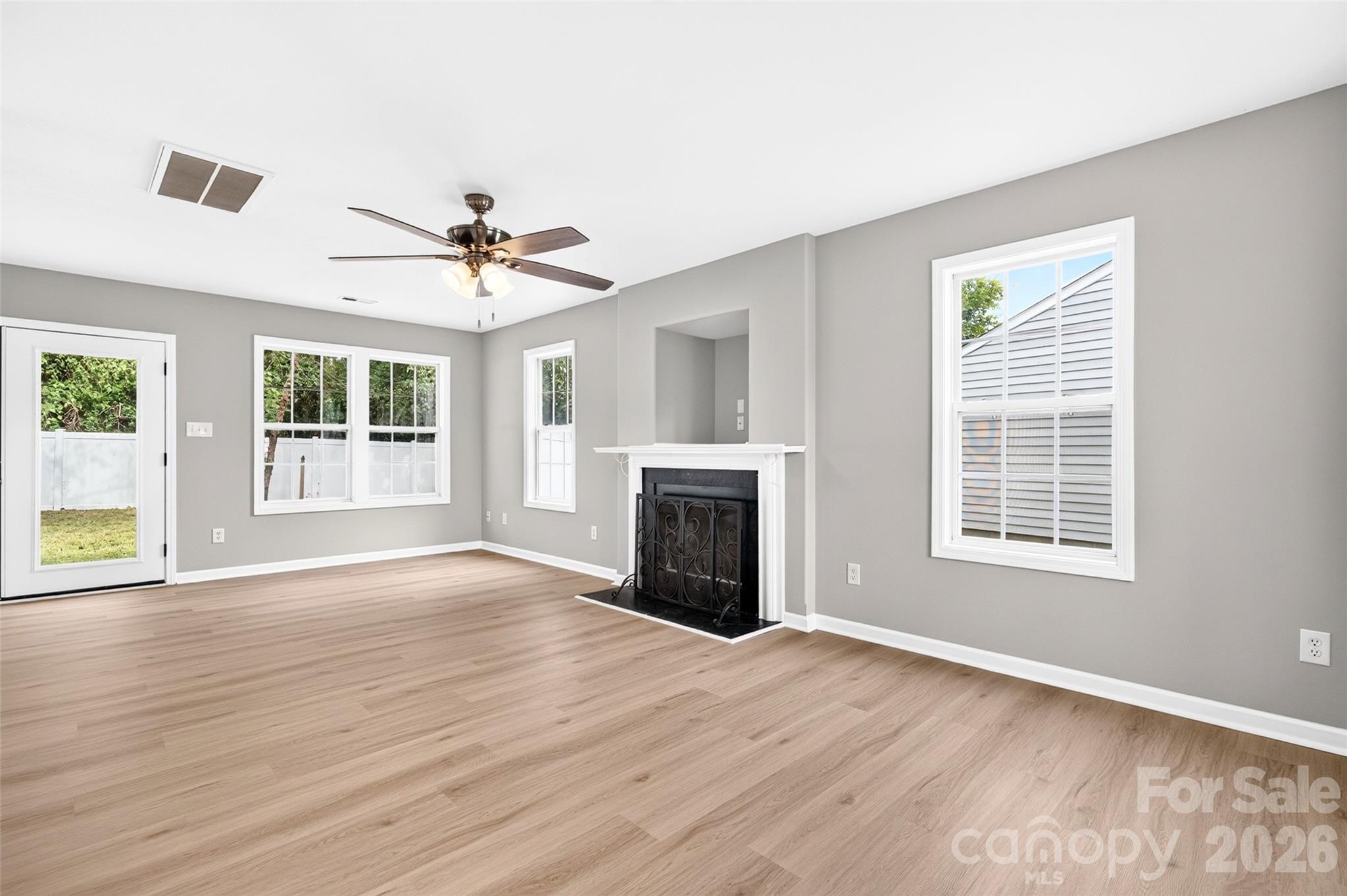 3808 Nuthatch Drive Property Photo 8