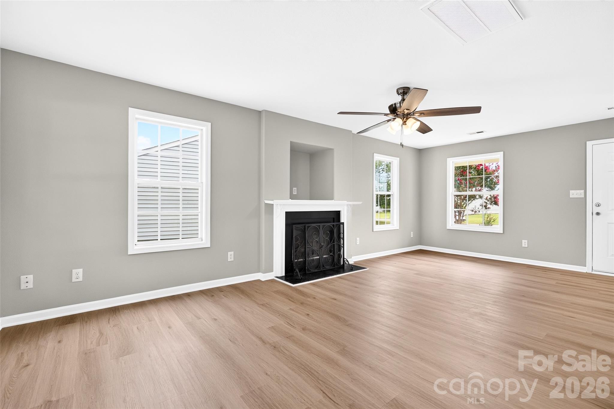 3808 Nuthatch Drive Property Photo 9