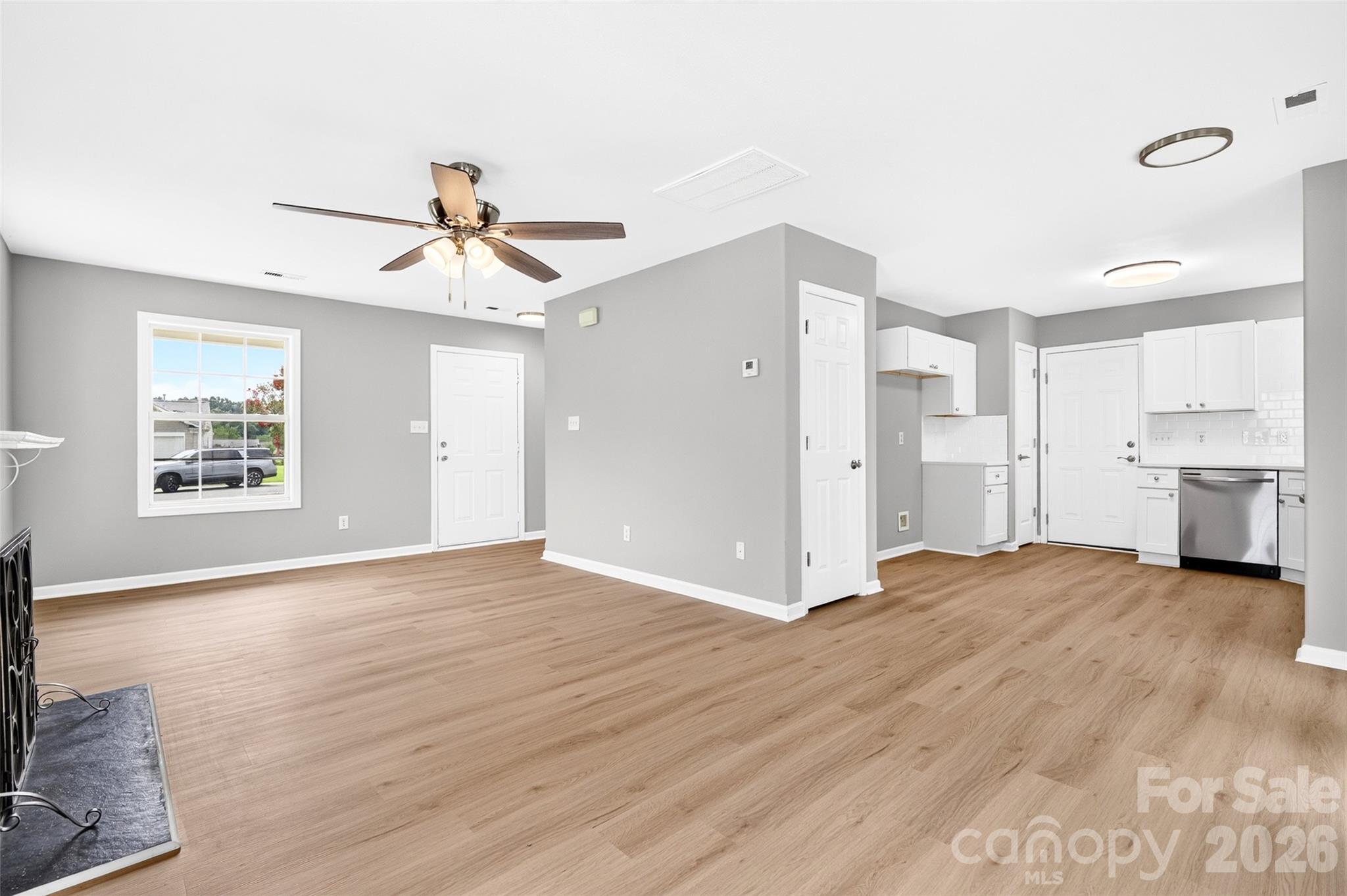 3808 Nuthatch Drive Property Photo 10