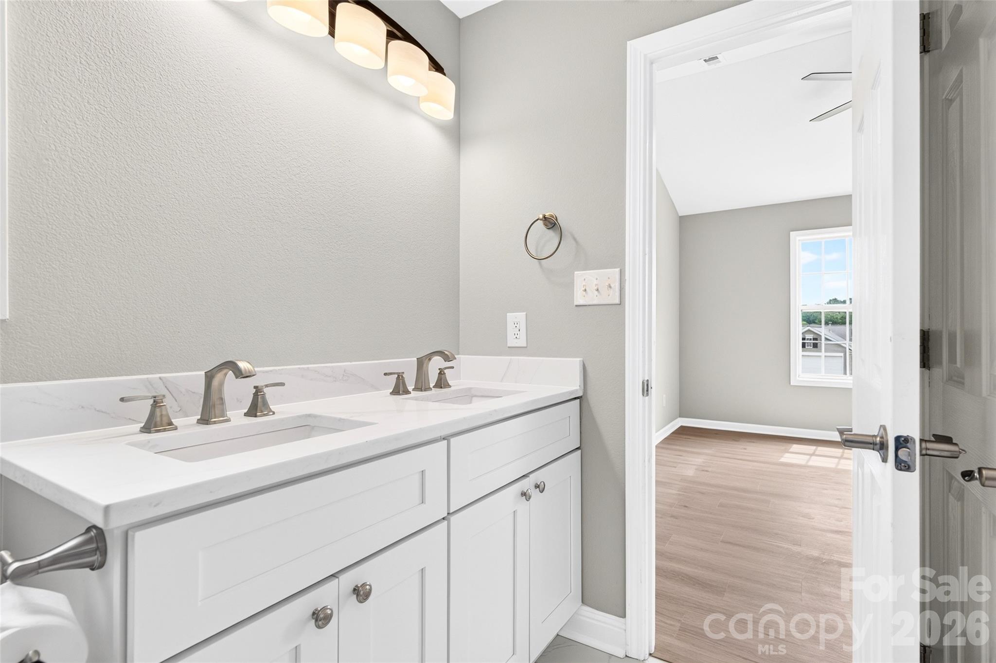 3808 Nuthatch Drive Property Photo 25