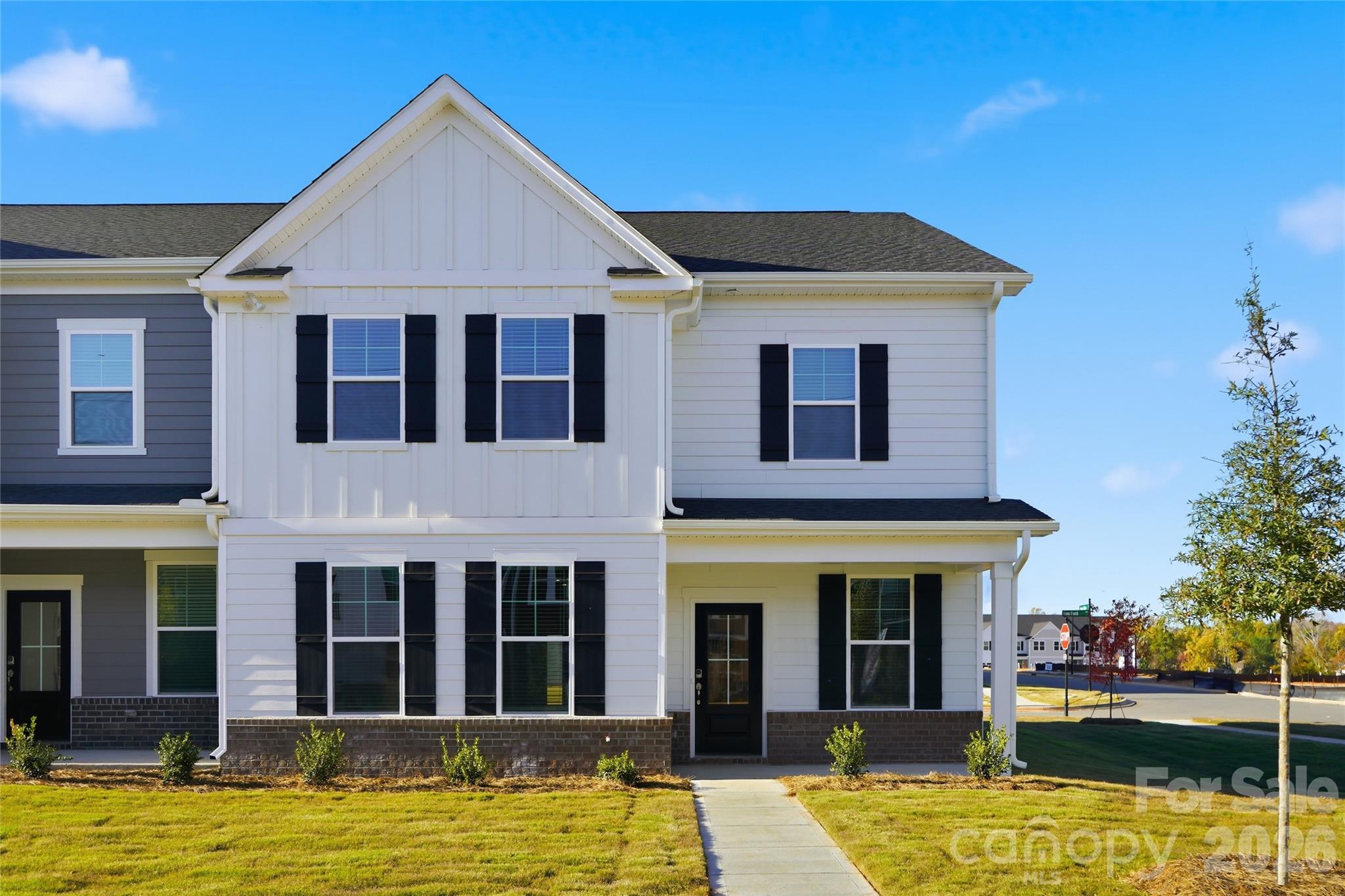 1421 Towns Valley Property Photo 1