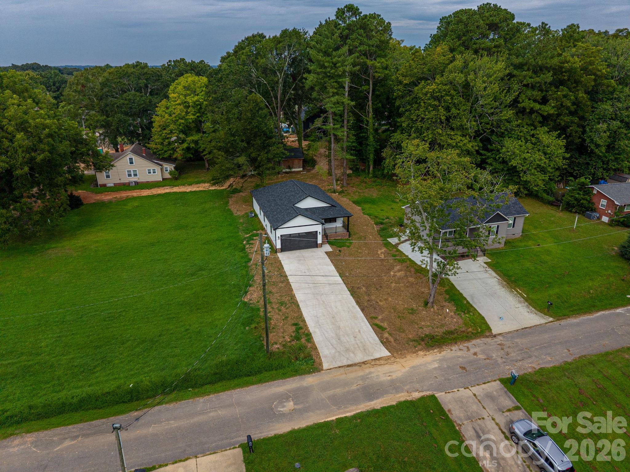 511 N State Street Property Photo 3