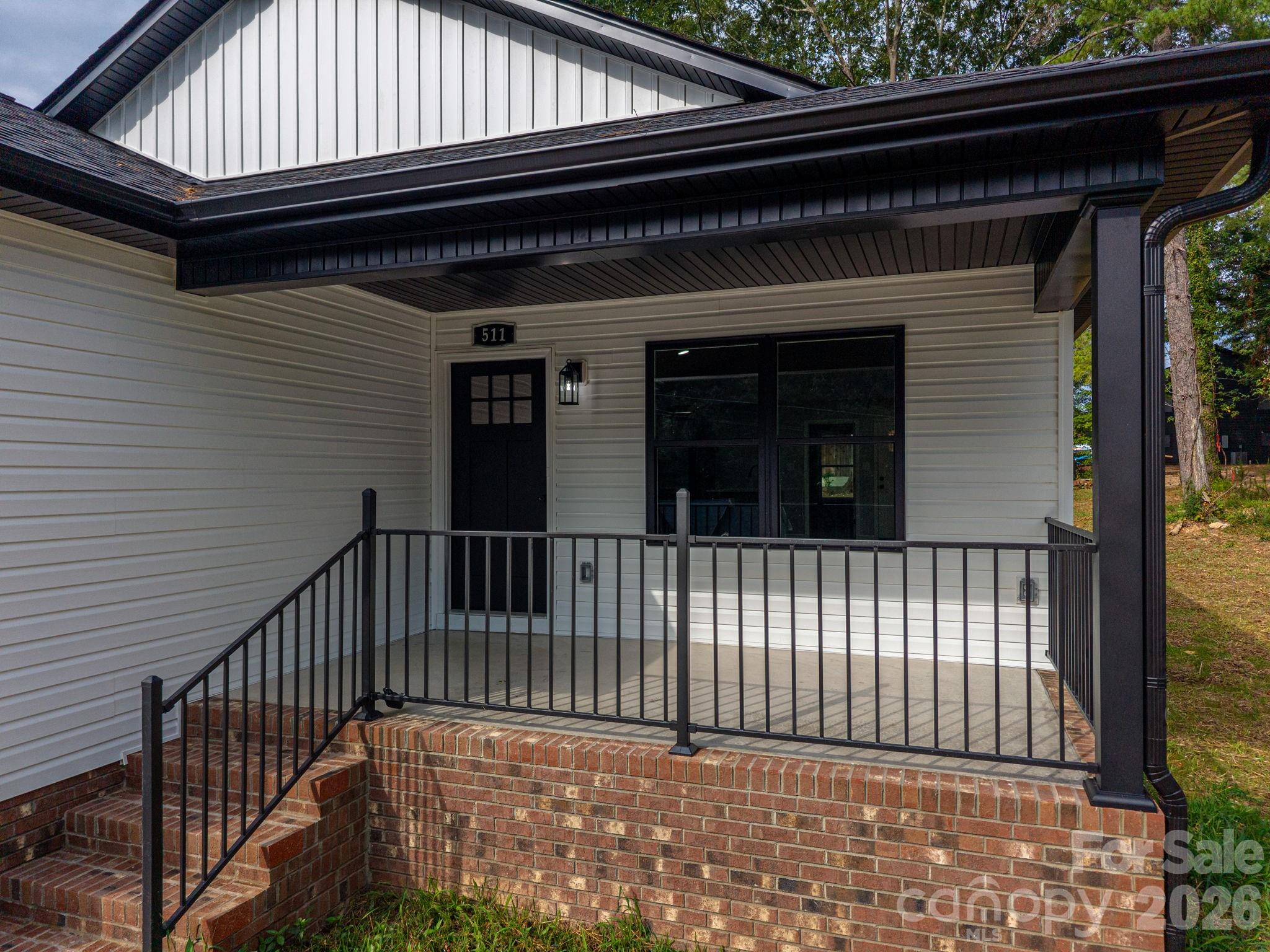 511 N State Street Property Photo 4