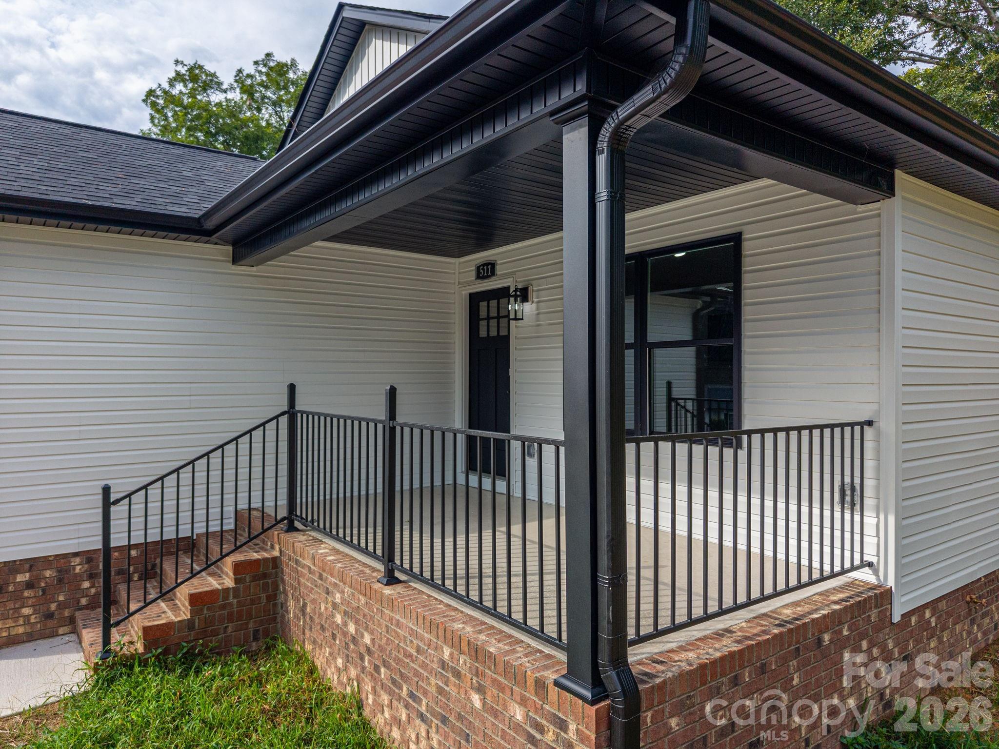 511 N State Street Property Photo 5