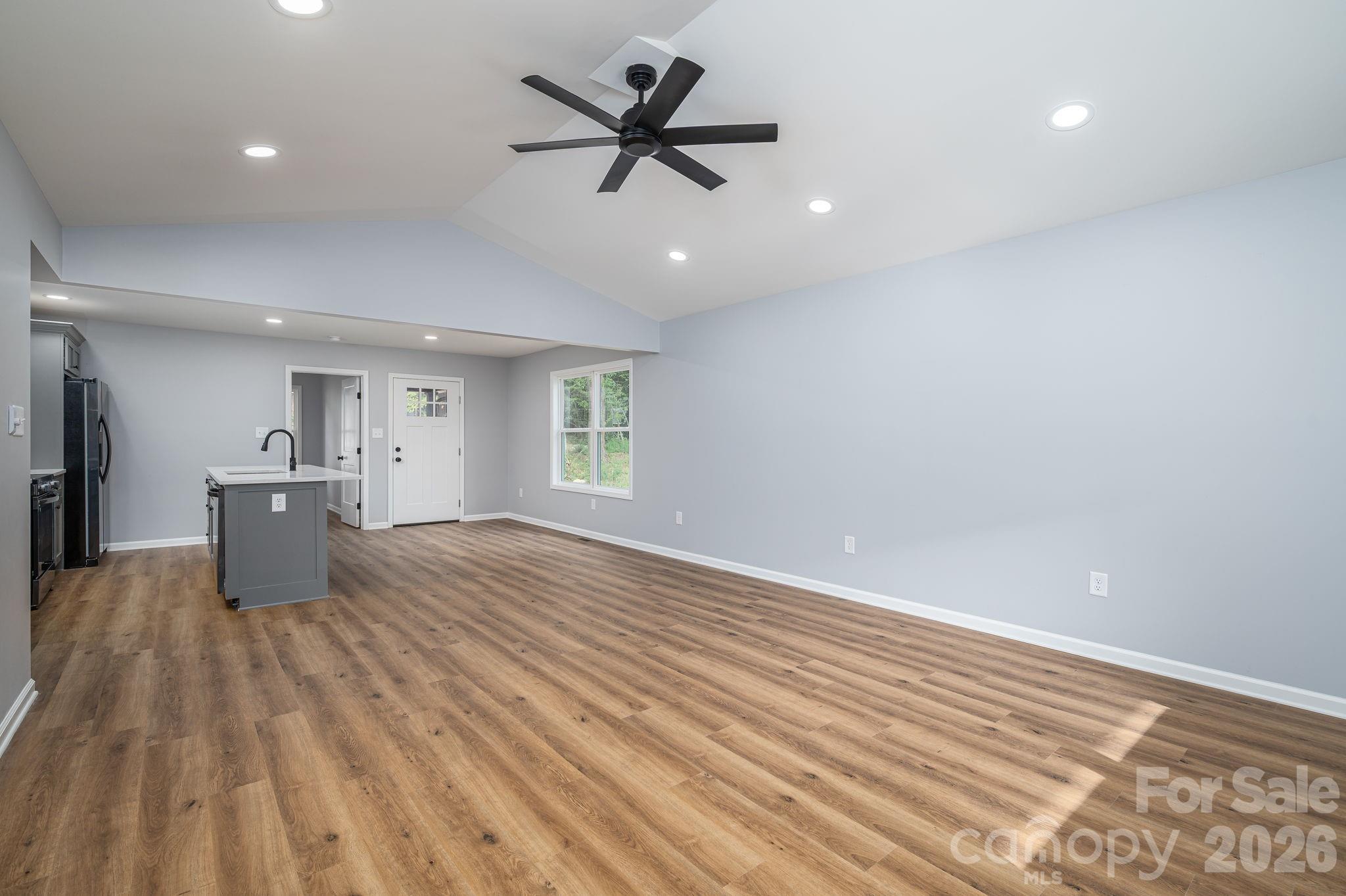 511 N State Street Property Photo 6