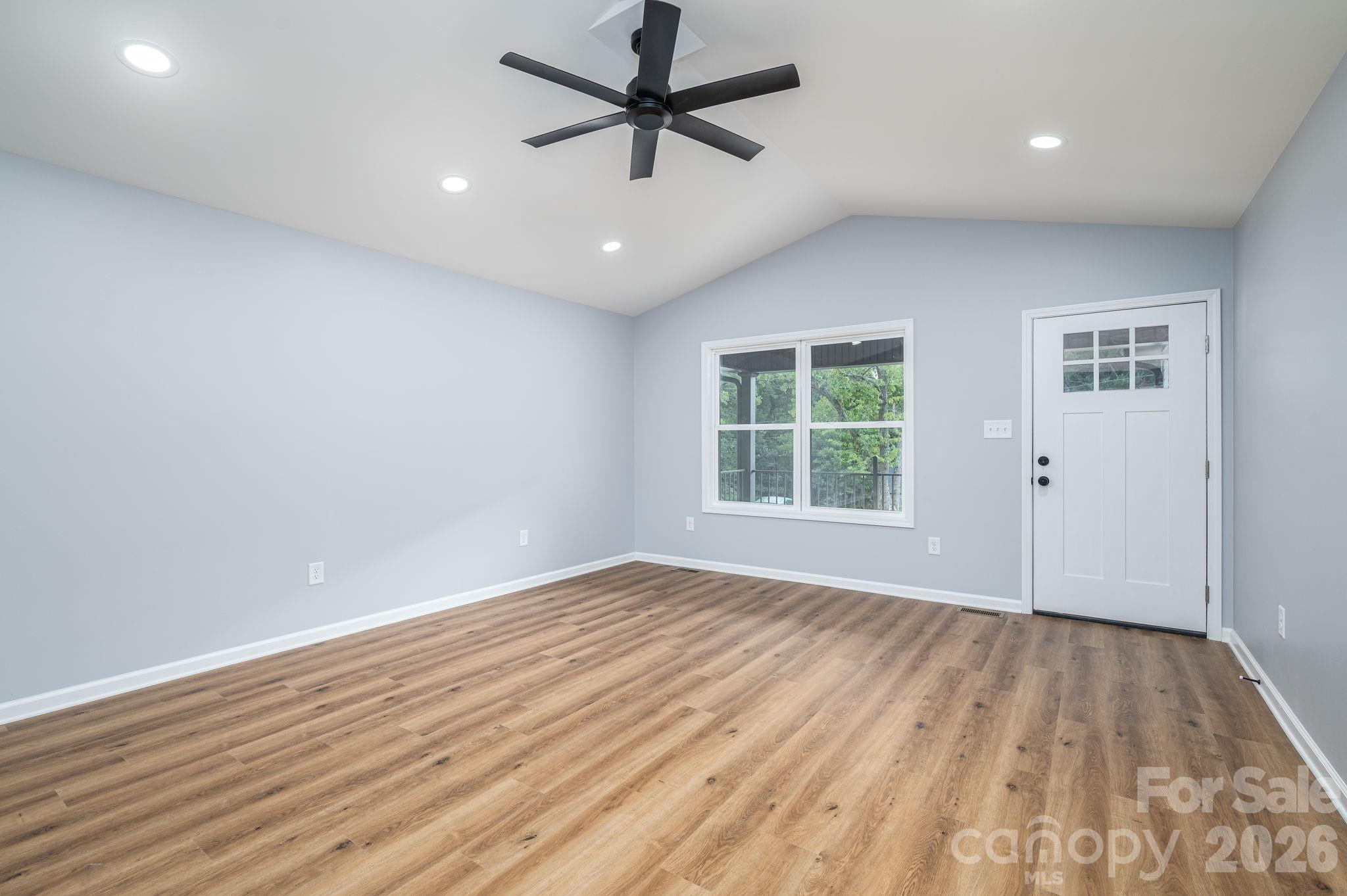 511 N State Street Property Photo 7