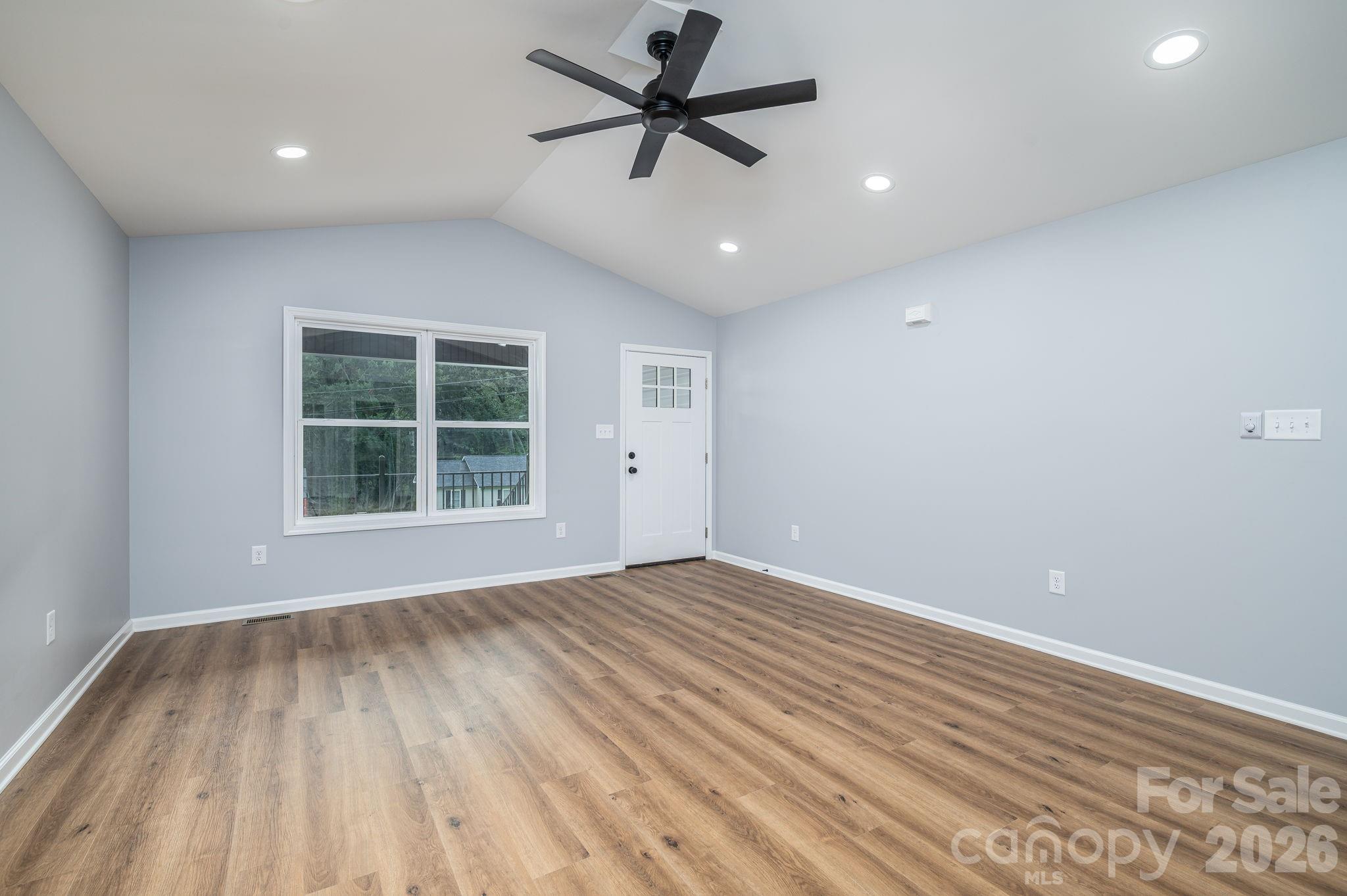 511 N State Street Property Photo 8
