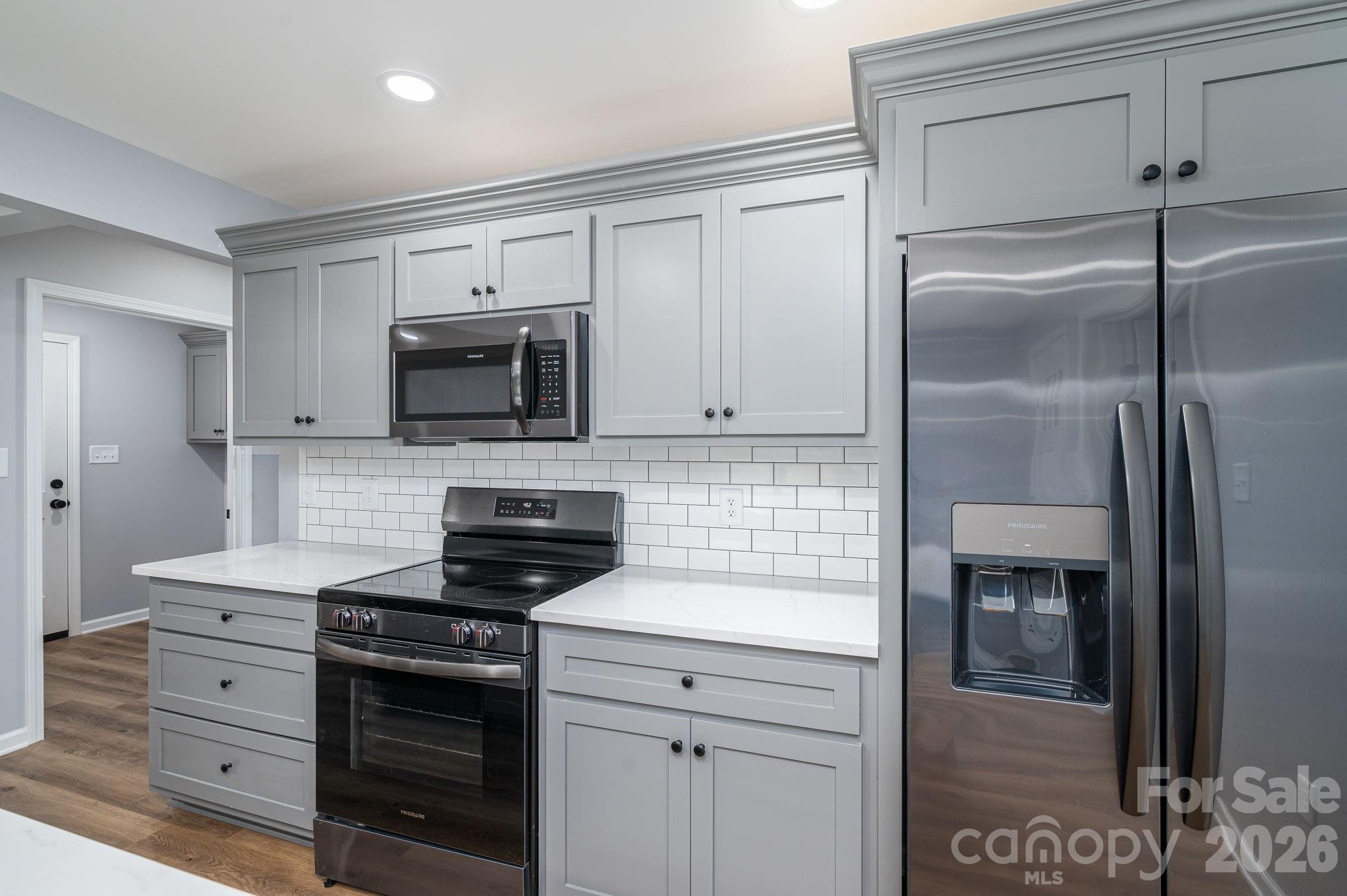 511 N State Street Property Photo 10