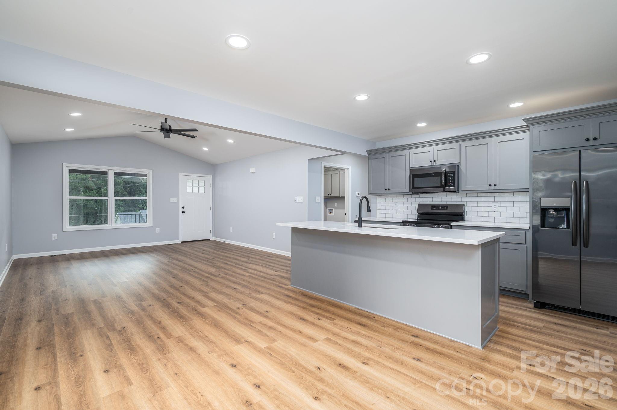 511 N State Street Property Photo 12