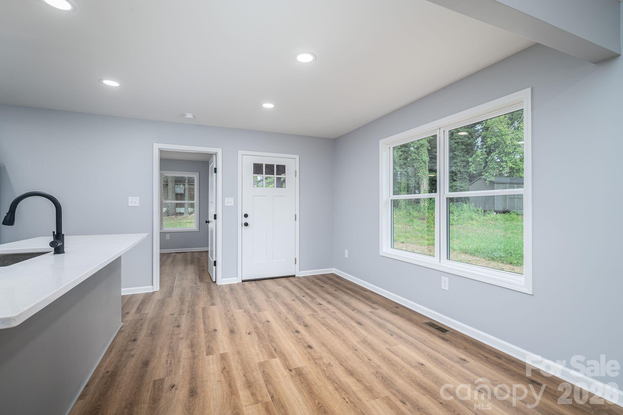 511 N State Street Property Photo 15