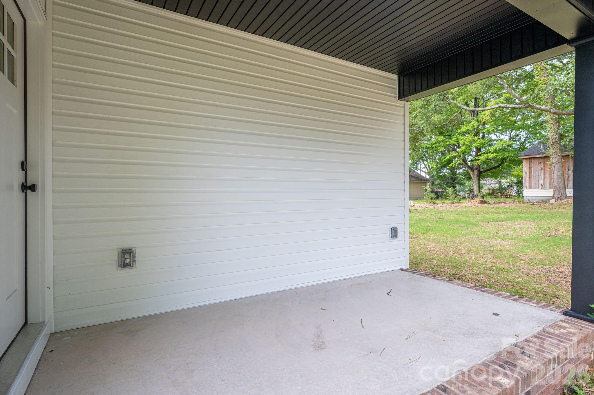 511 N State Street Property Photo 36