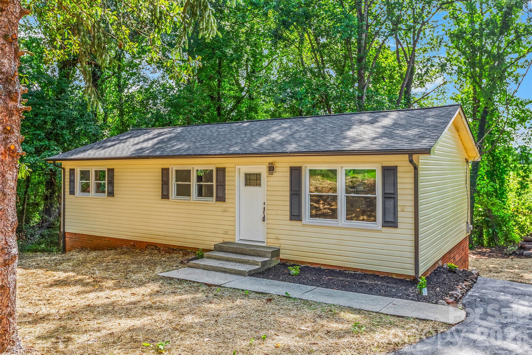 248 Harriet Lane Property Photo 1