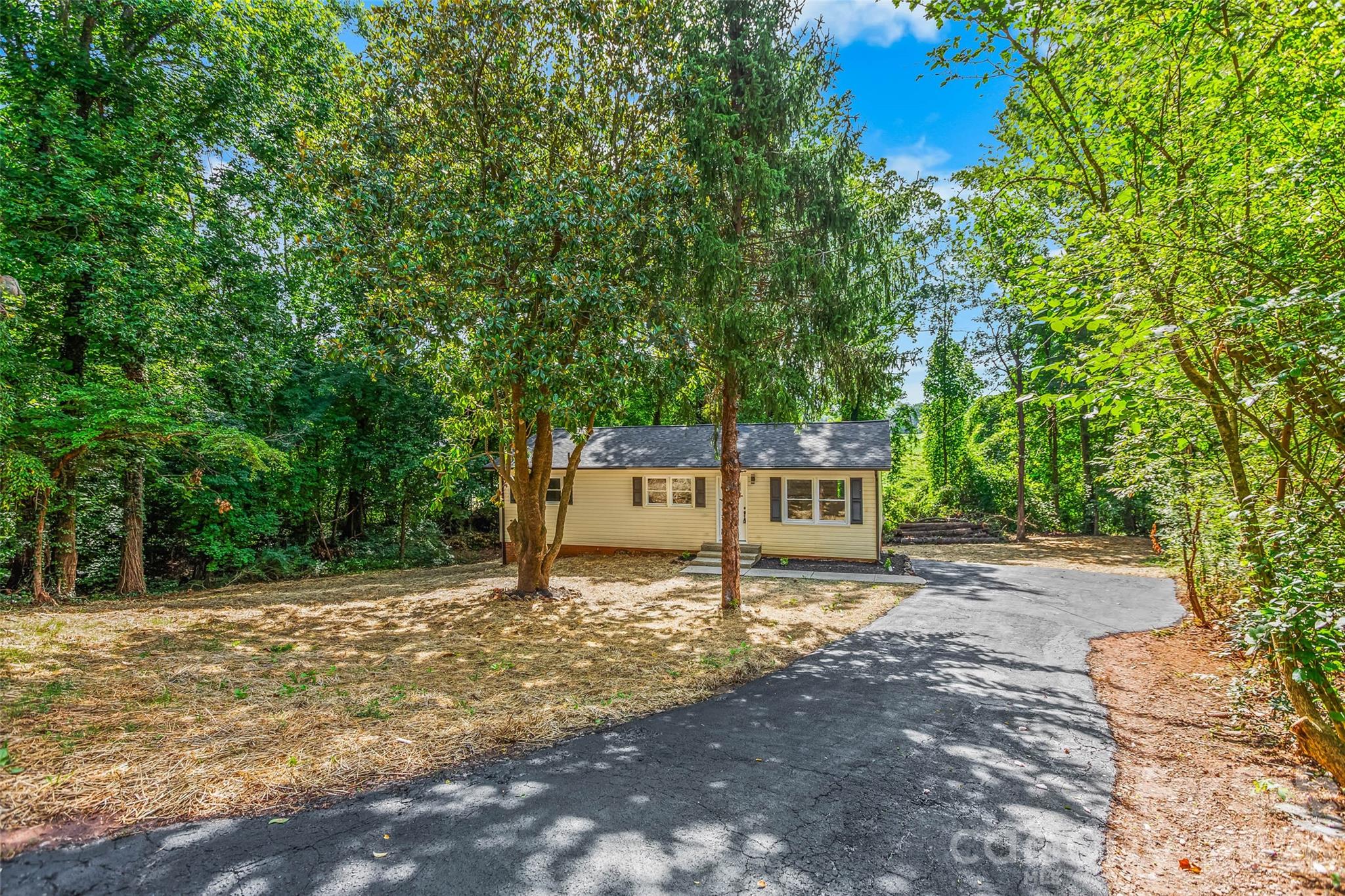 248 Harriet Lane Property Photo 3