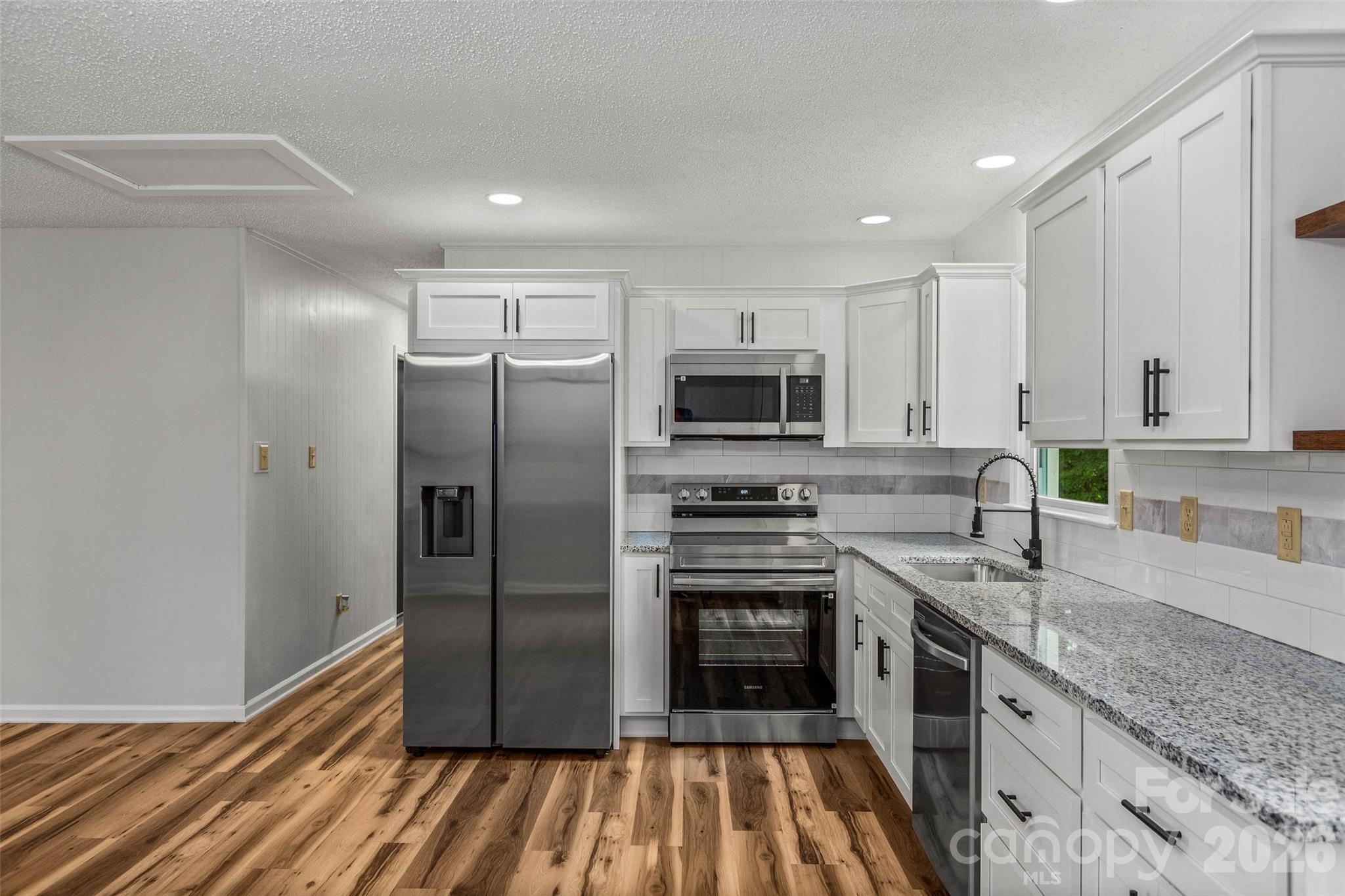 248 Harriet Lane Property Photo 5