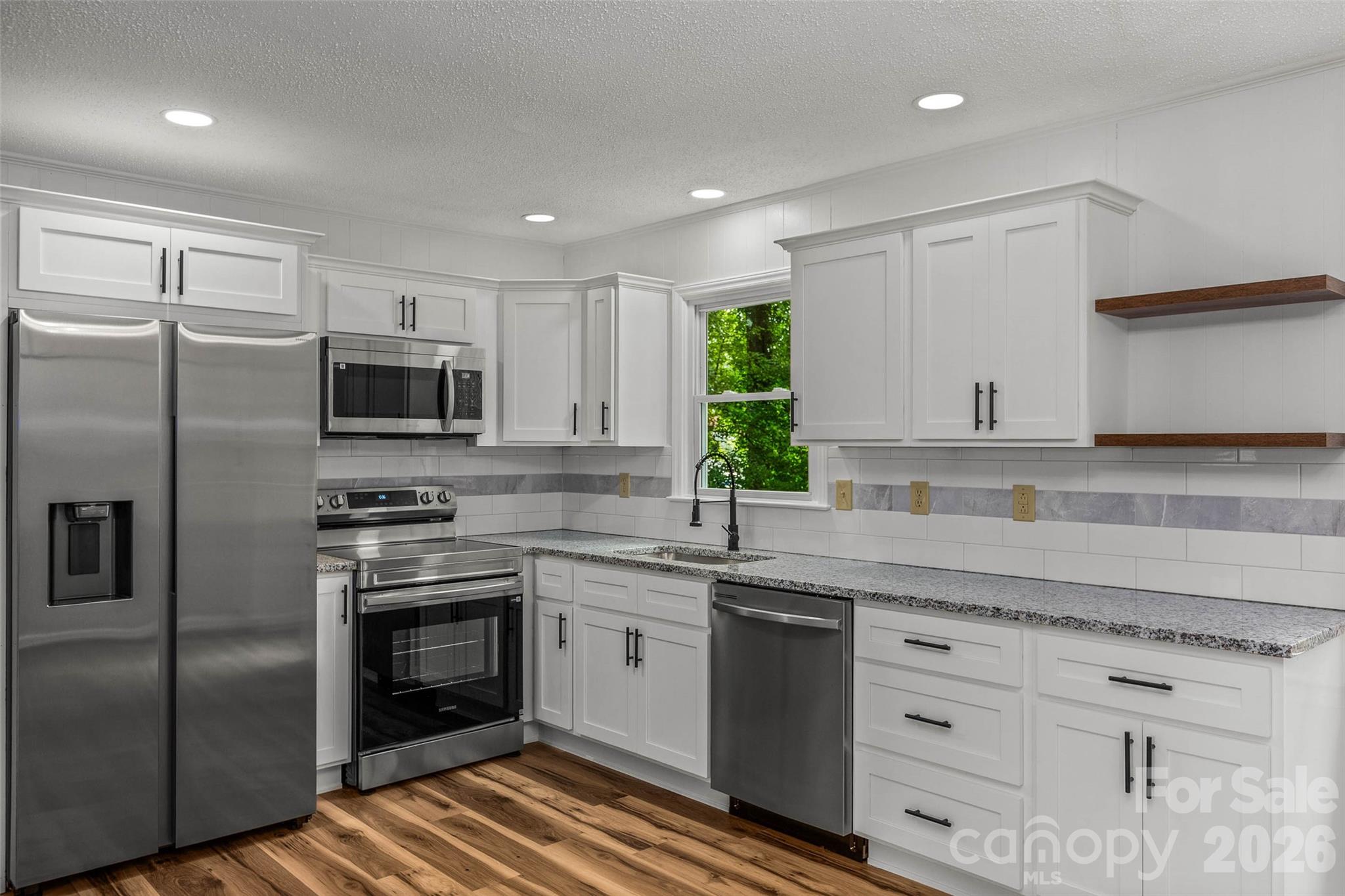 248 Harriet Lane Property Photo 7