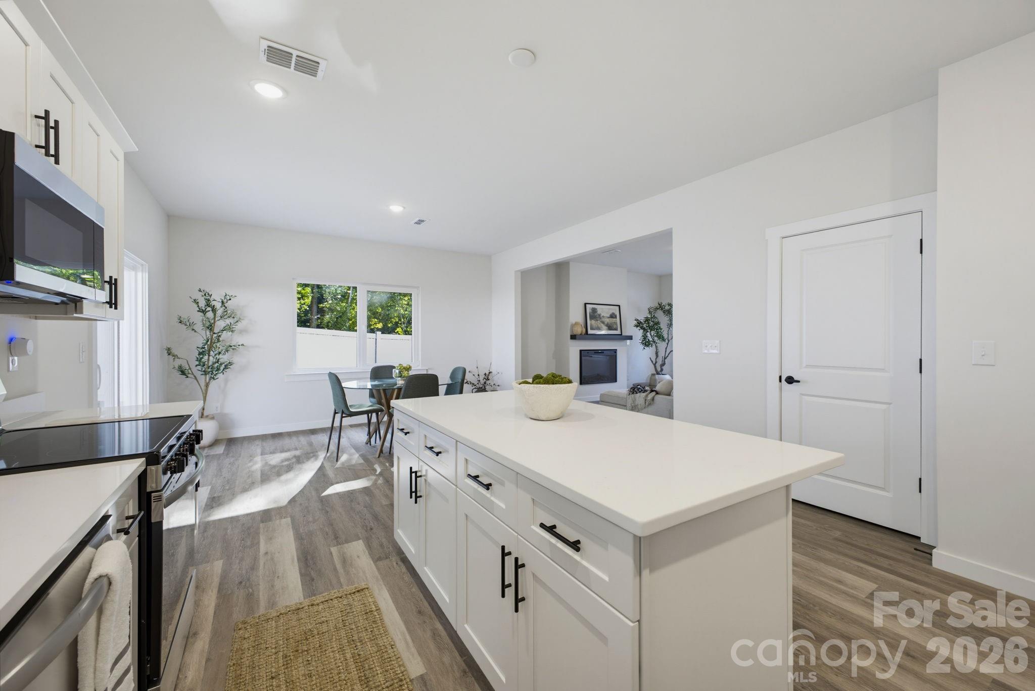 4147 2nd Street Property Photo 8
