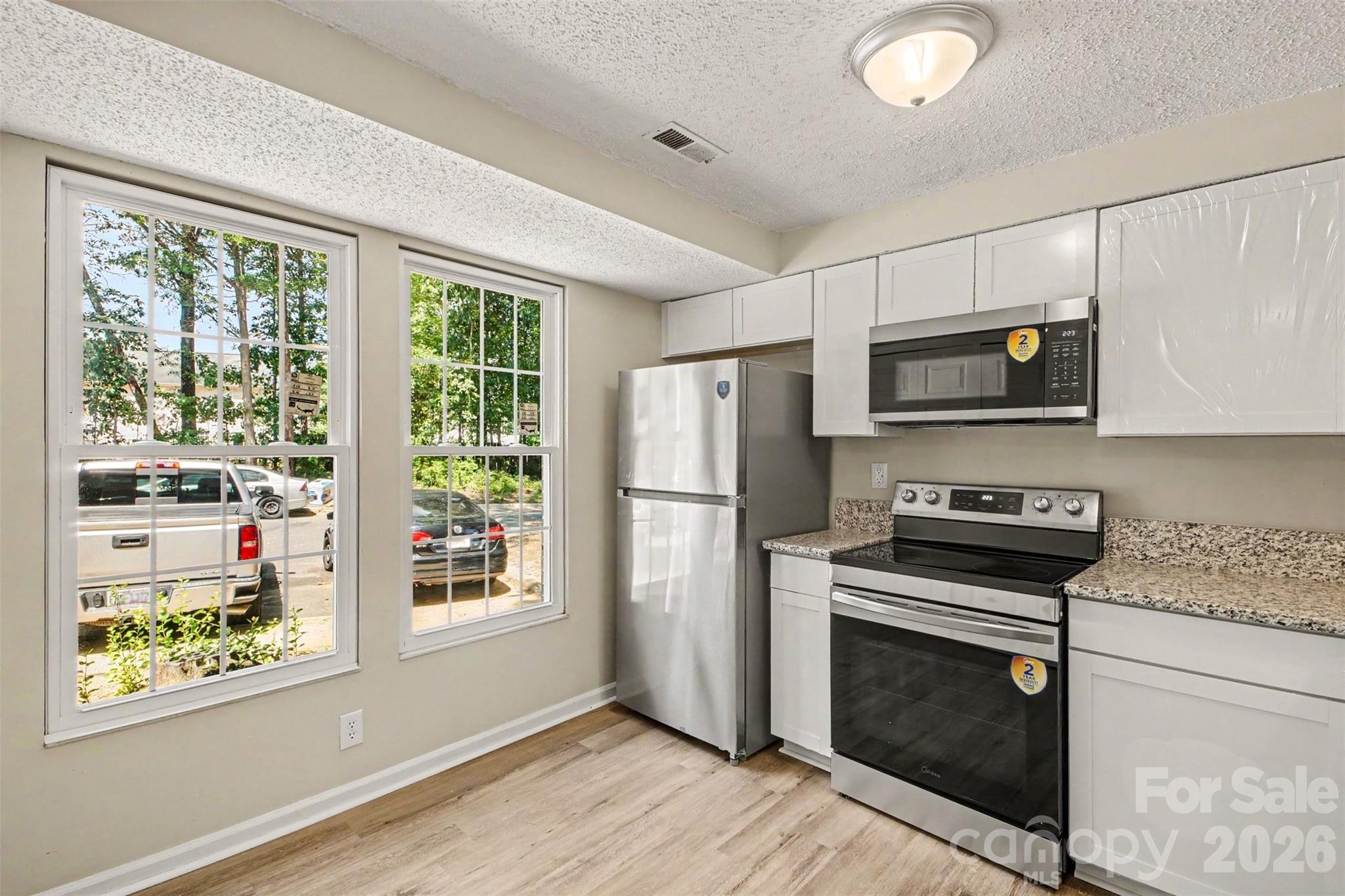 5912 Bayswater Lane Property Photo 3