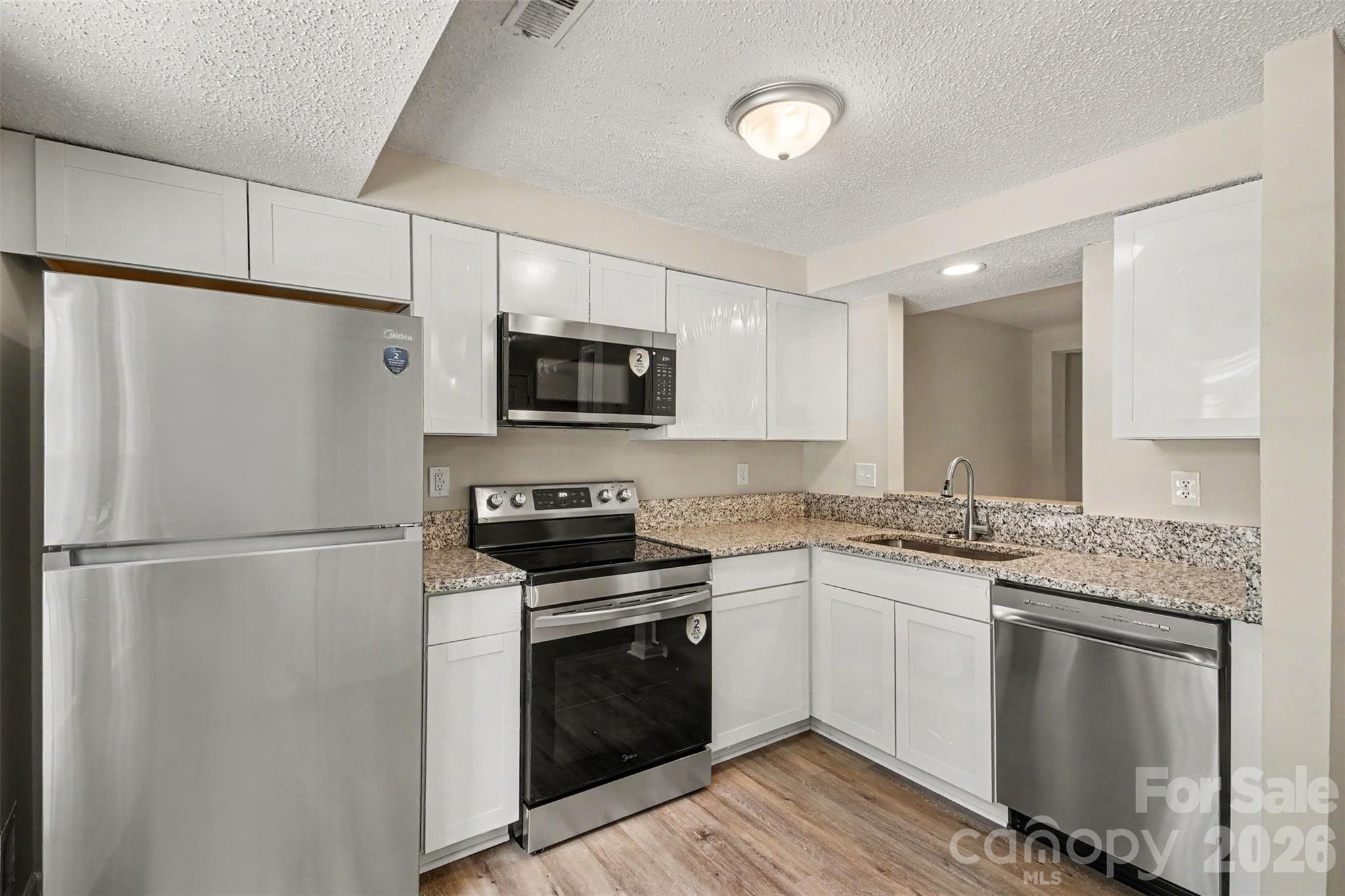 5912 Bayswater Lane Property Photo 4