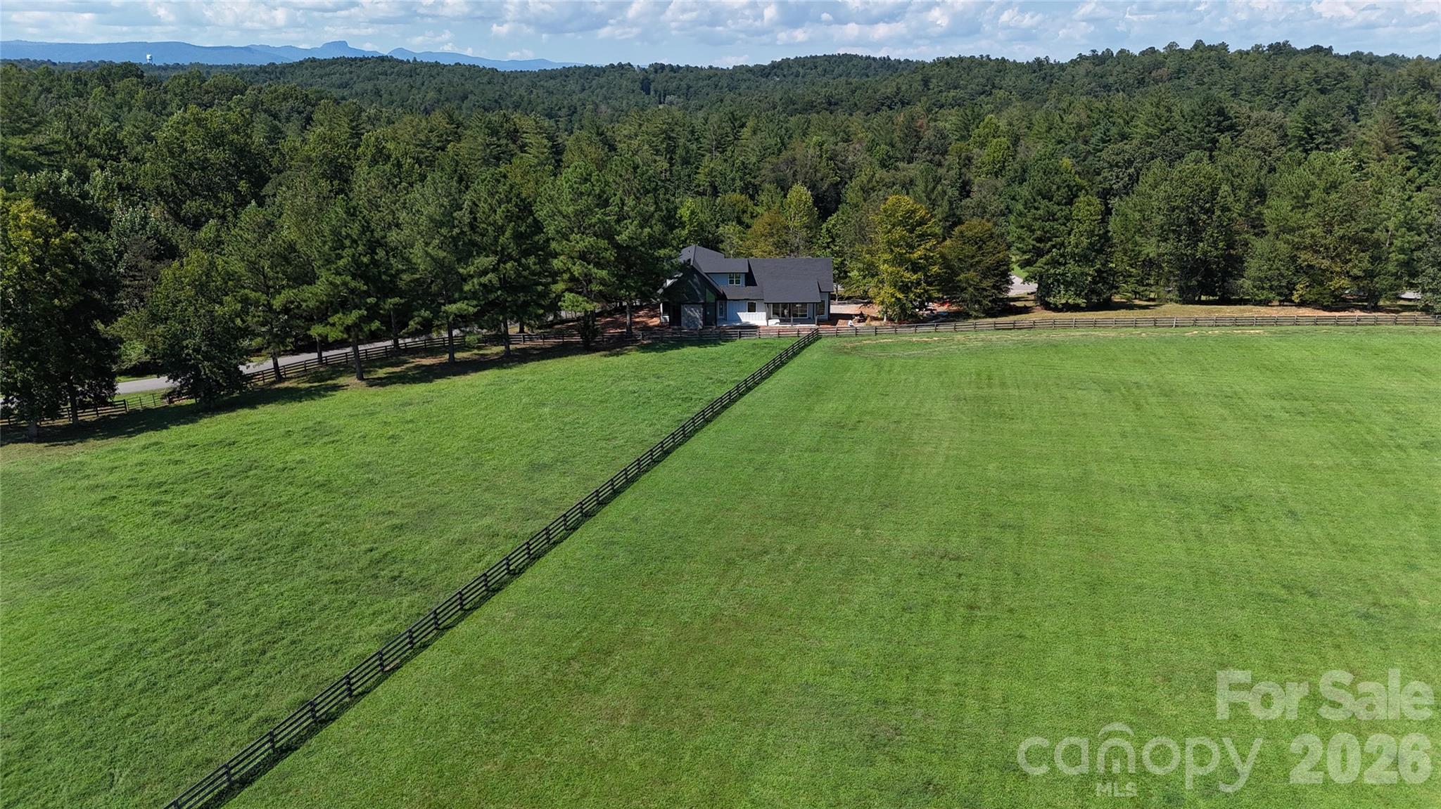 2303 Paddock Circle Property Photo 8