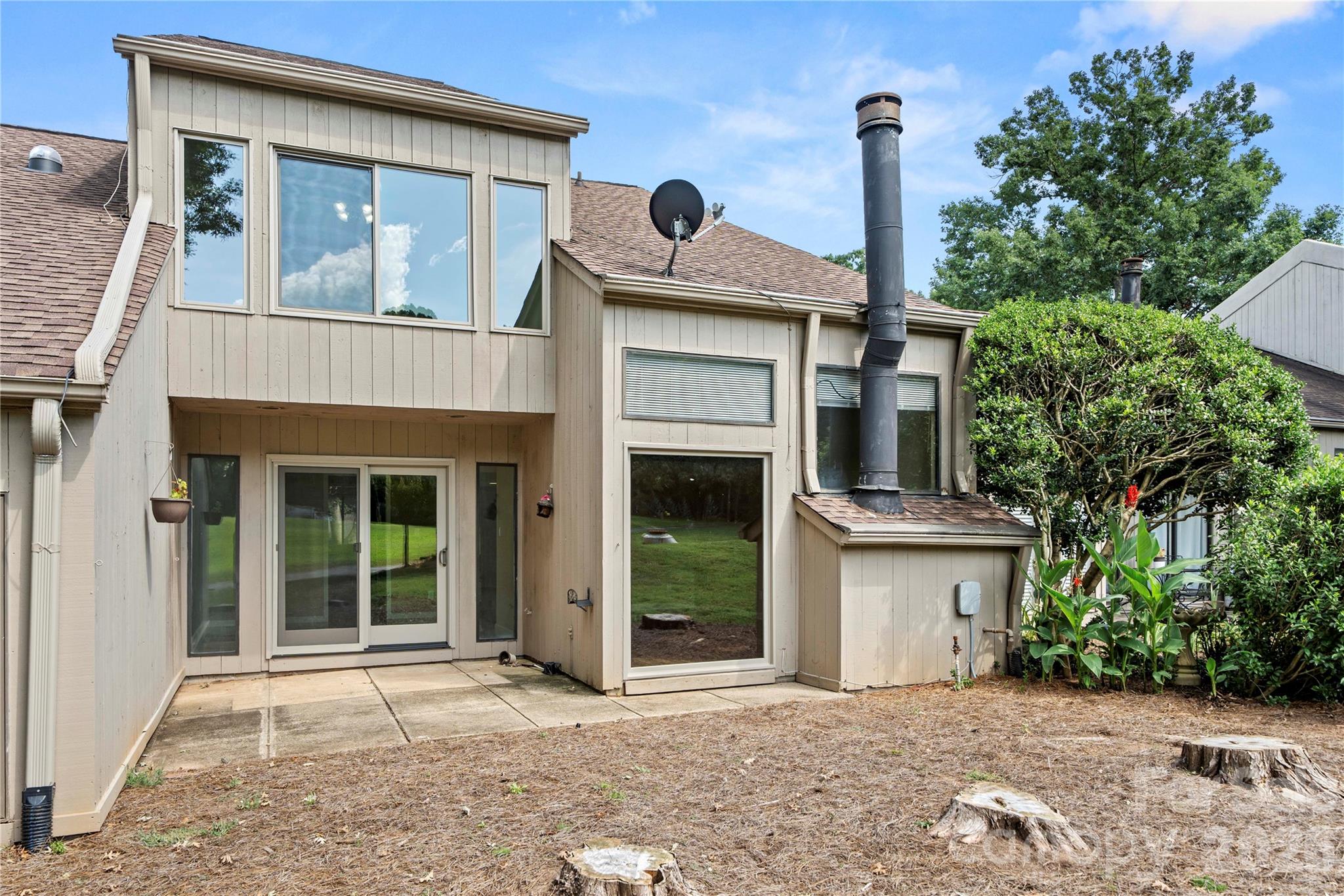 102 Ridgeport Road Property Photo 1