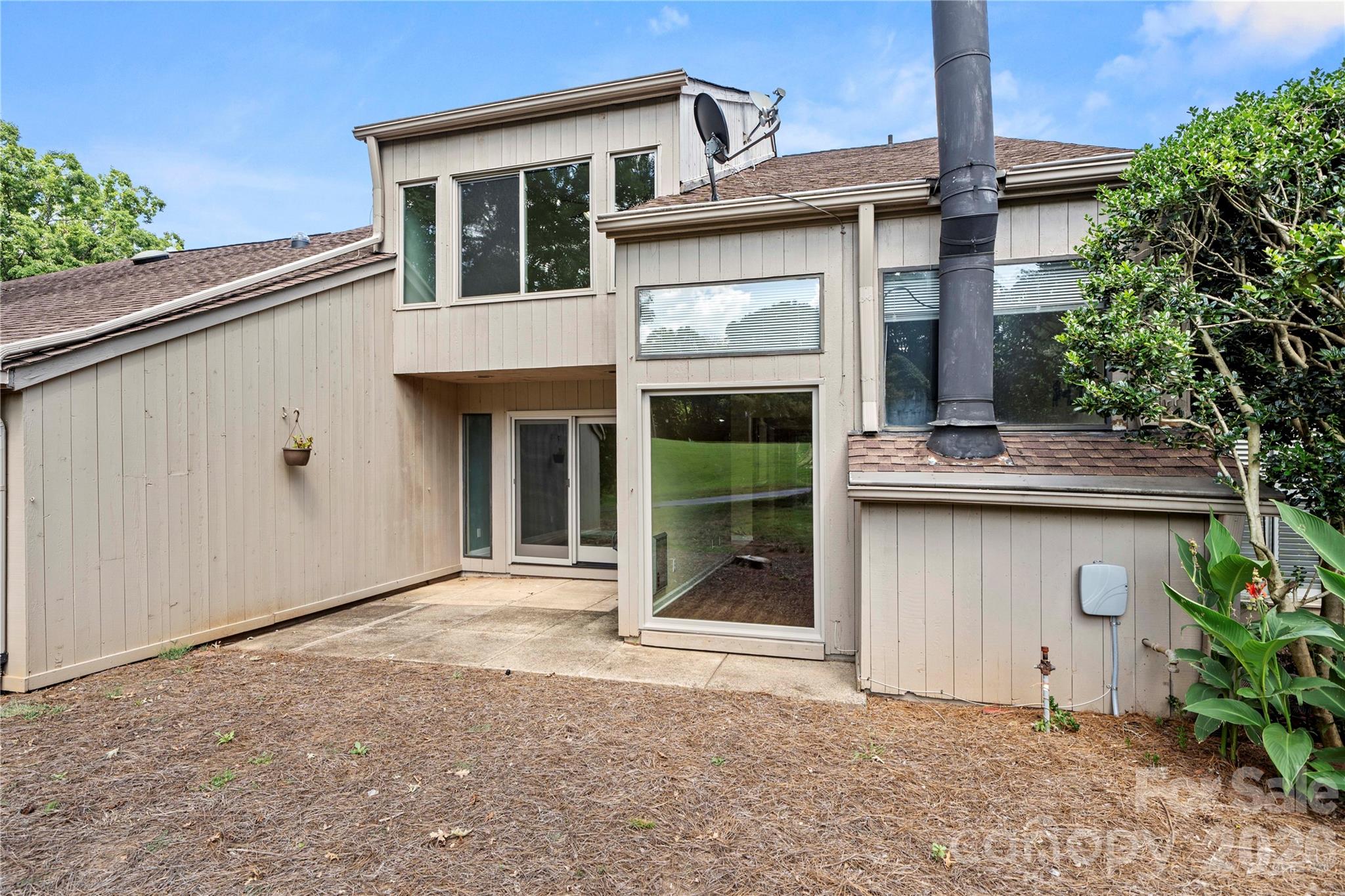 102 Ridgeport Road Property Photo 4