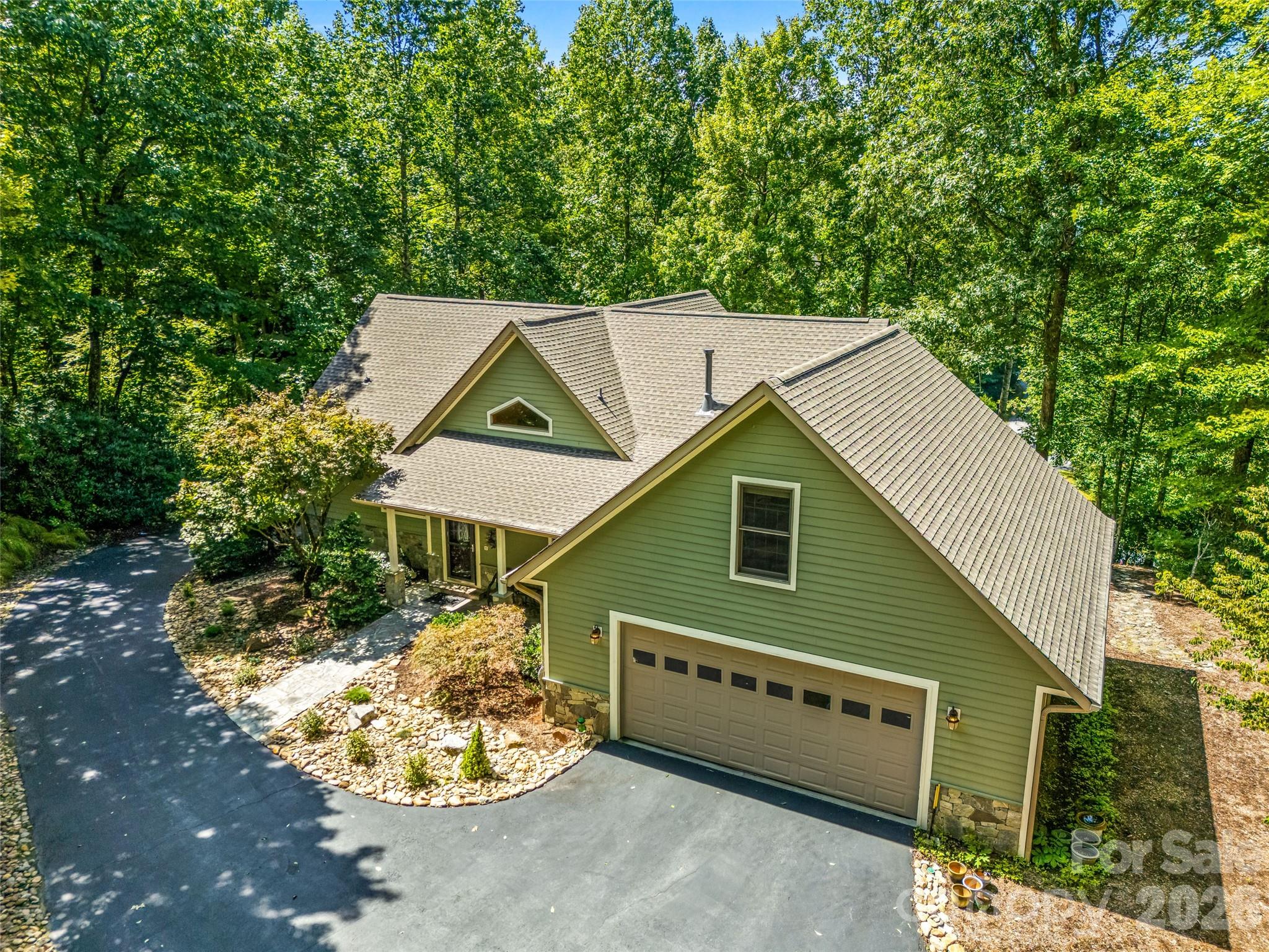 38 Mountain Crest Drive Property Photo 5